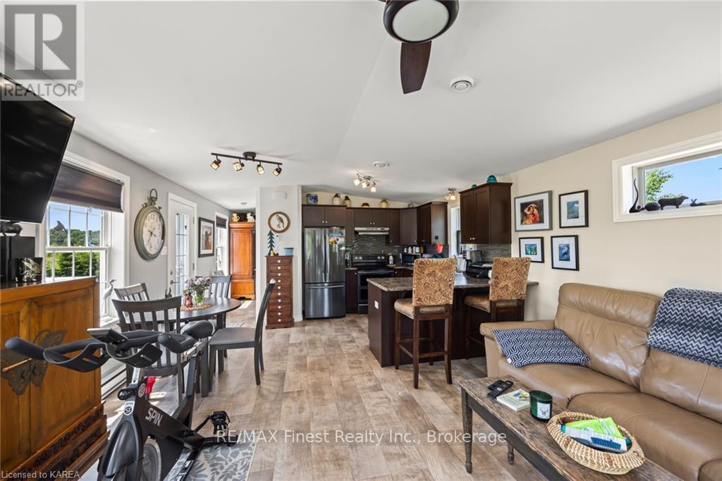 3756 County Road 3, Leeds And The Thousand Islands, Ontario  K0K 1N0 - Photo 5 - X9410920