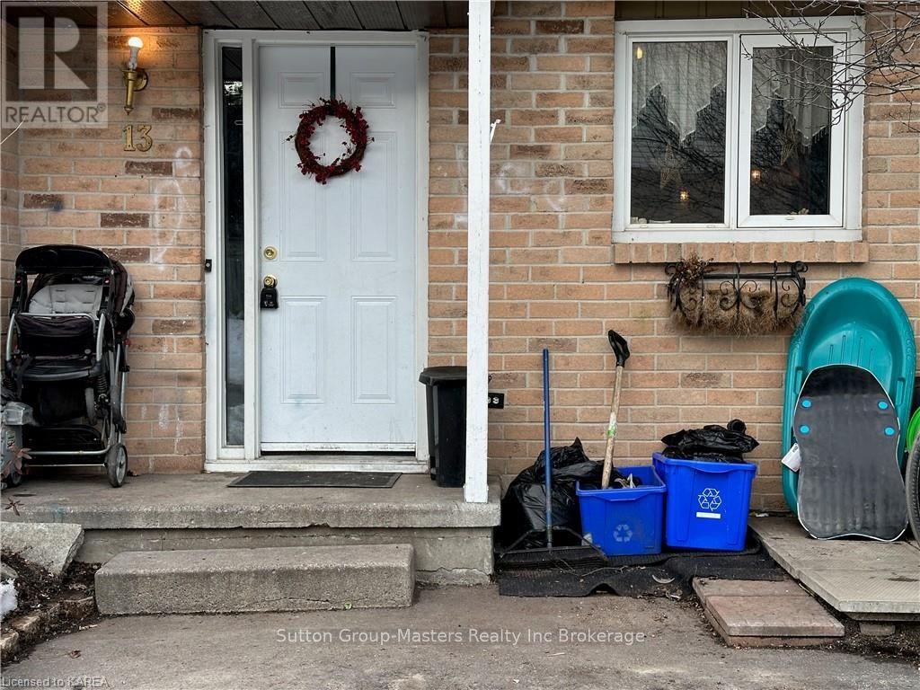 13 Coventry Crescent, Kingston, Ontario  K7M 7S2 - Photo 1 - X9410709