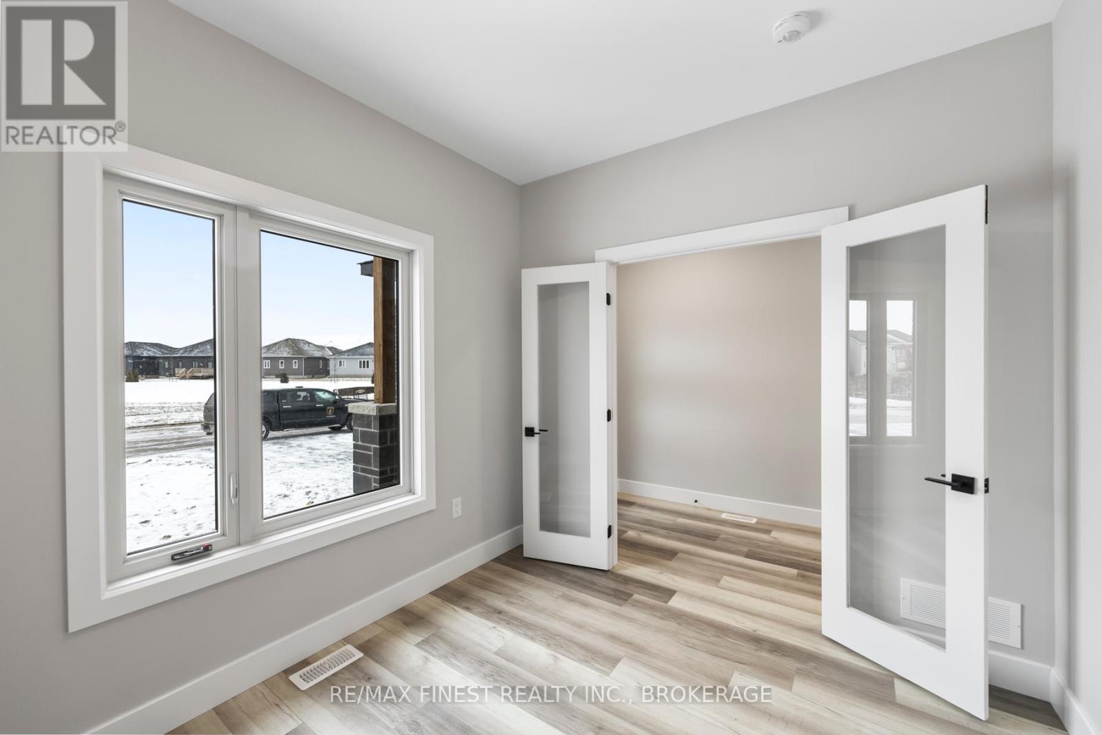161 Creighton Drive, Loyalist, Ontario  K0K 2H0 - Photo 5 - X11929292