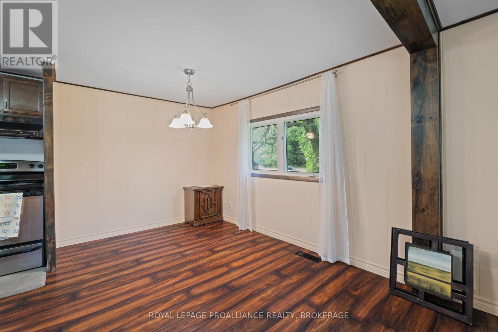 32 Old River Road, Leeds And The Thousand Islands, Ontario  K0E 1R0 - Photo 14 - X11943478