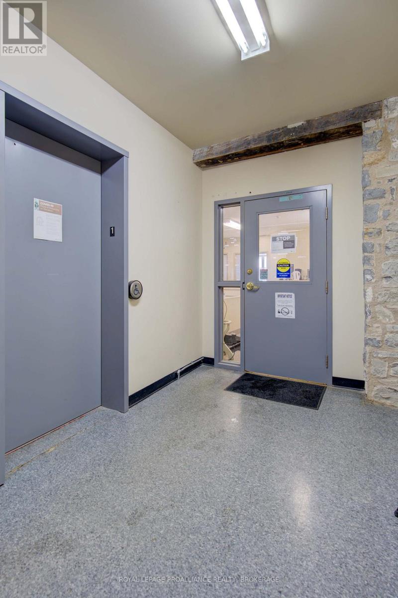 100 - 308 Wellington Street, Kingston, Ontario  K7K 7A8 - Photo 7 - X11959889