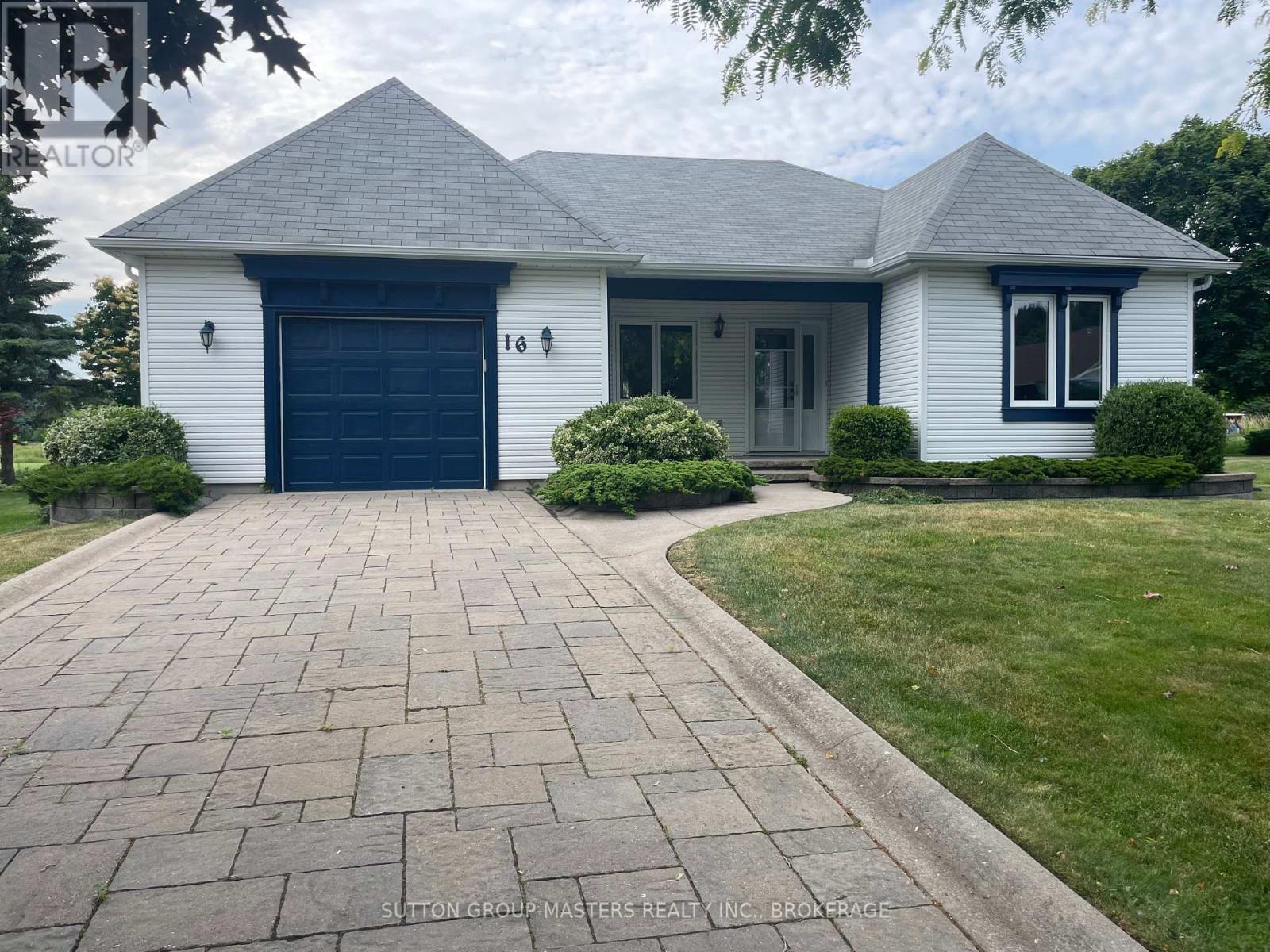 16 KING'S COURT, Loyalist, Ontario