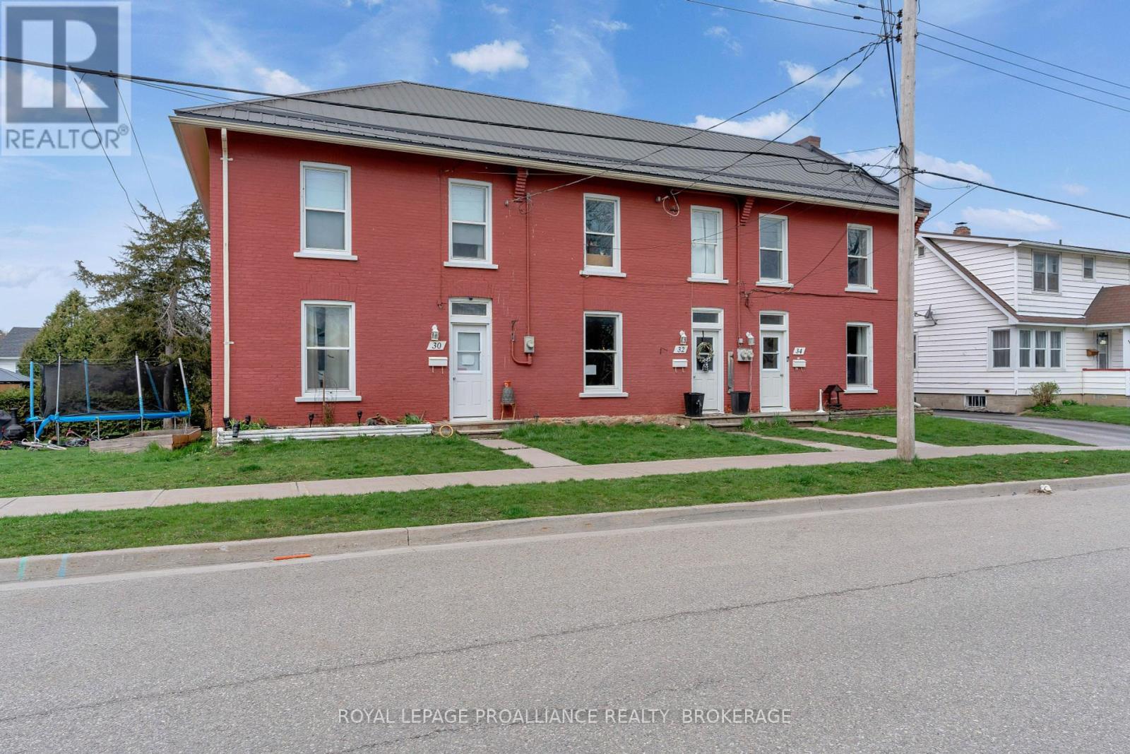 30/32/34 Victoria Avenue, Gananoque, Ontario  K7G 2R8 - Photo 1 - X11968833
