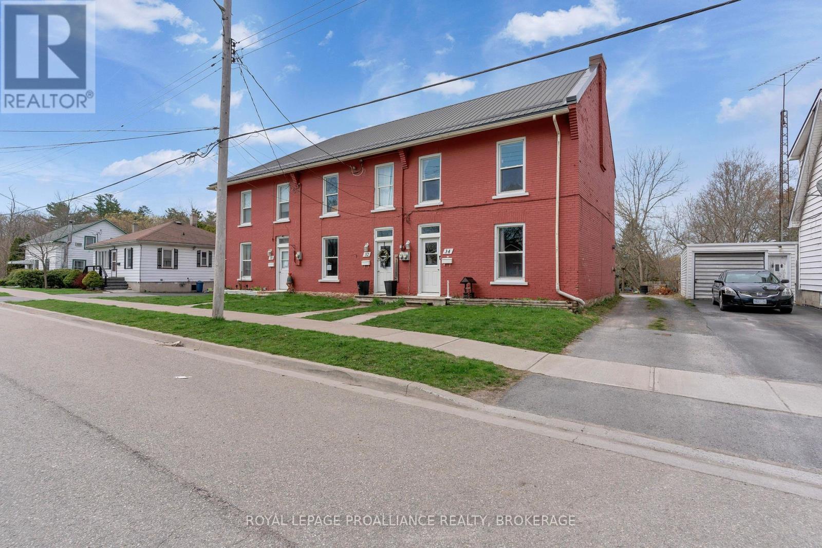30/32/34 Victoria Avenue, Gananoque, Ontario  K7G 2R8 - Photo 2 - X11968833