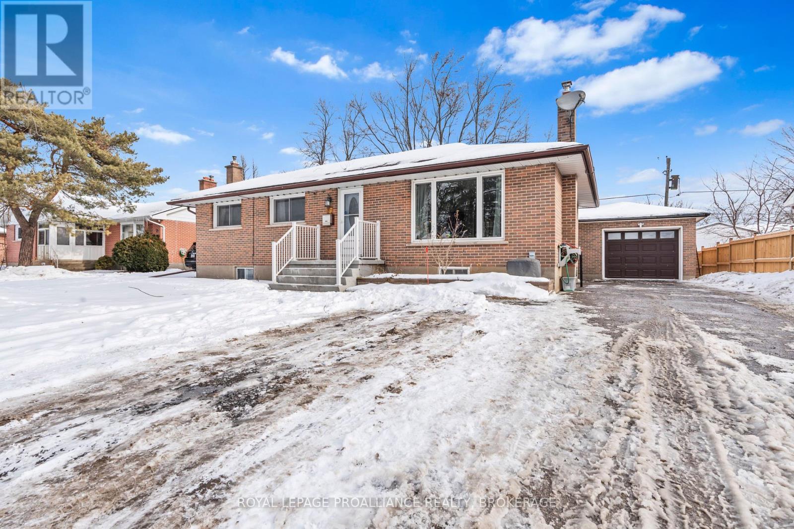 67 MANITOU CRESCENT W, Loyalist, Ontario