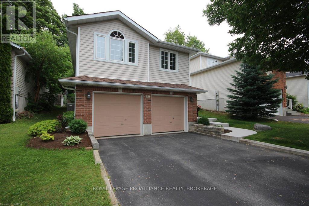 922 Lombardy Street, Kingston, Ontario  K7M 9C2 - Photo 3 - X11971806
