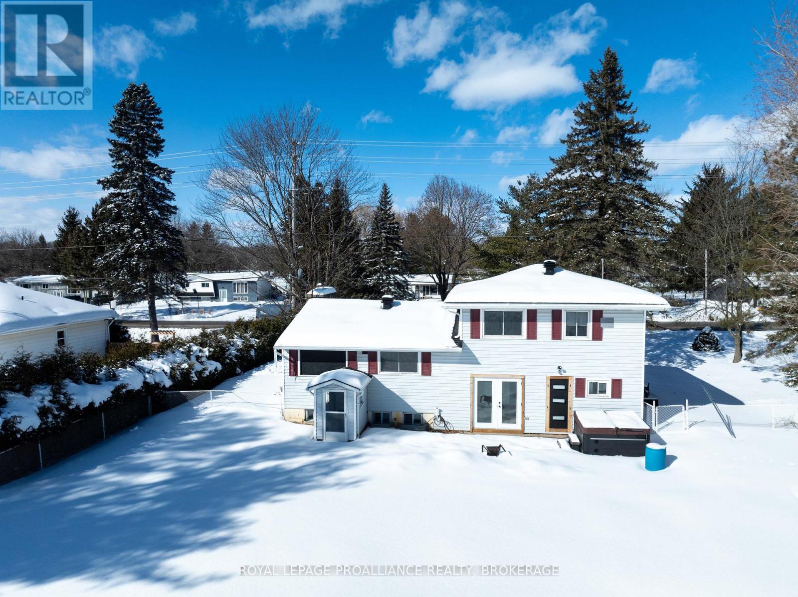 183 Main Street, Rideau Lakes, Ontario  K0G 1E0 - Photo 2 - X11976409
