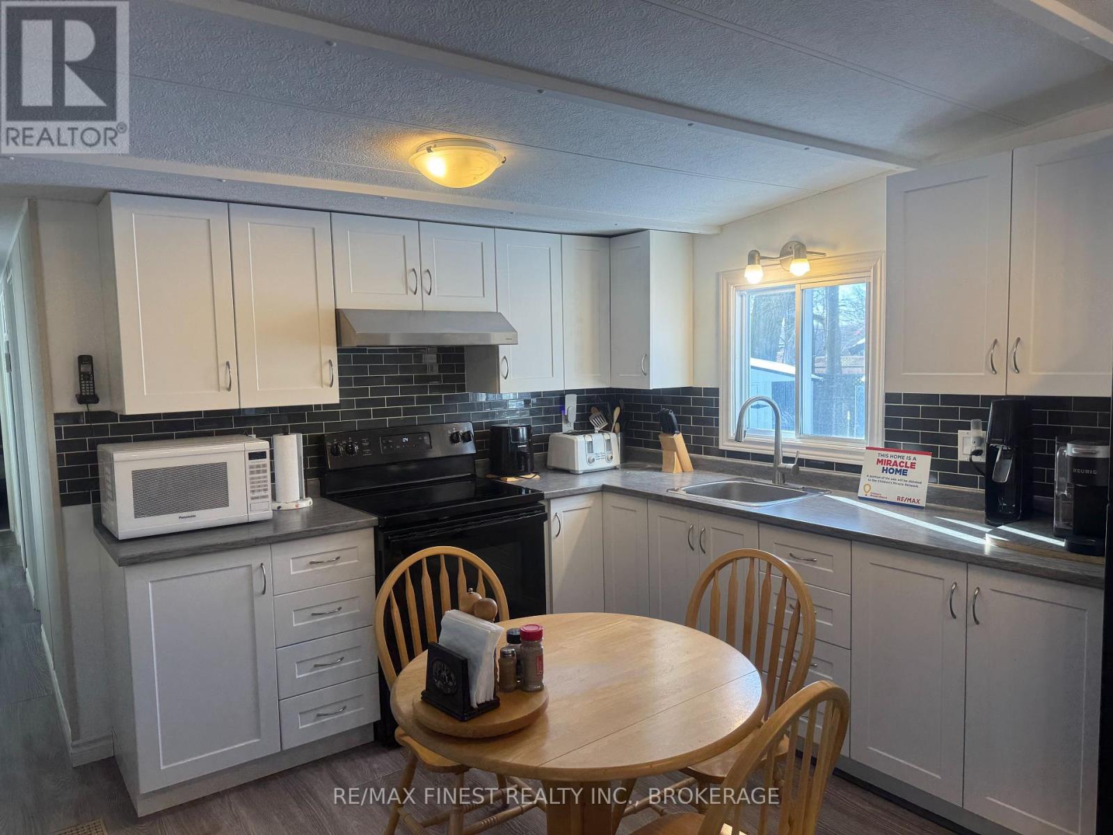 8 Parkington Place, Kingston, Ontario  K7K 5C7 - Photo 5 - X11978877