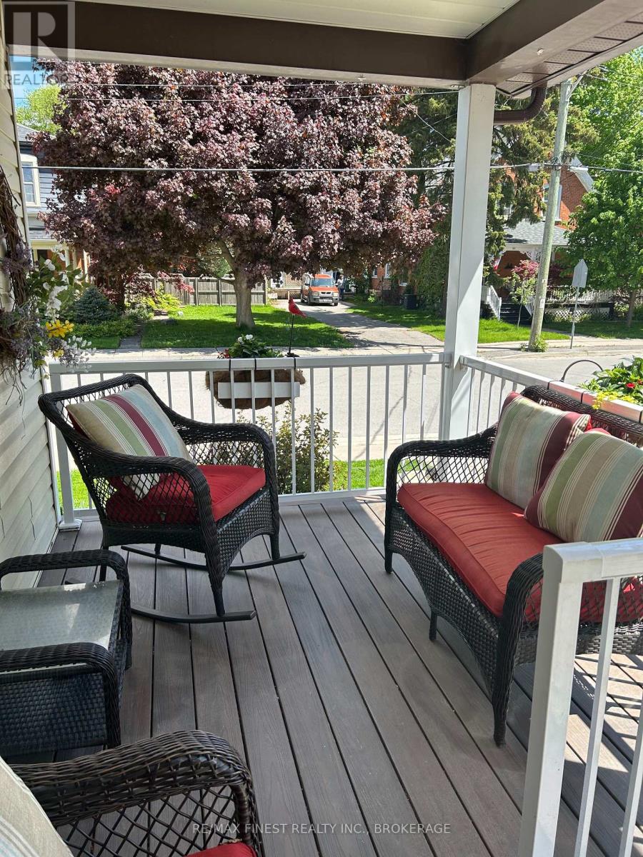 21 Centre Street, Prince Edward County, Ontario  K0K 2T0 - Photo 2 - X11993356