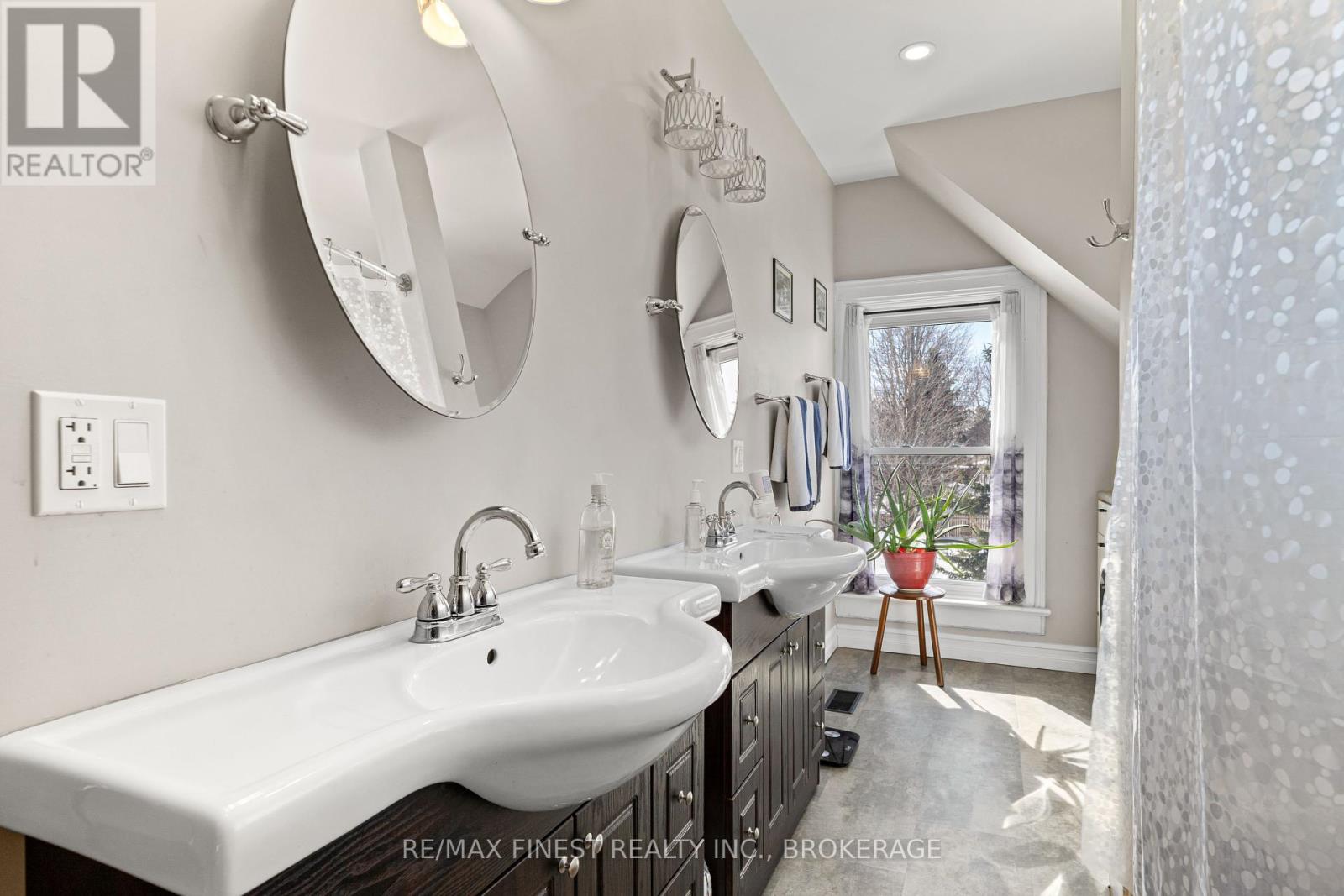 21 Centre Street, Prince Edward County, Ontario  K0K 2T0 - Photo 22 - X11993356