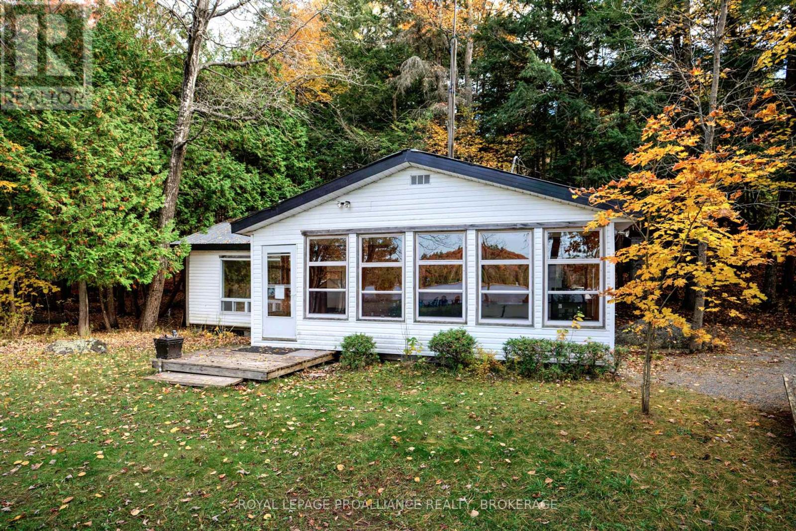 372 FEATHERSTON LANE, Tay Valley, Ontario