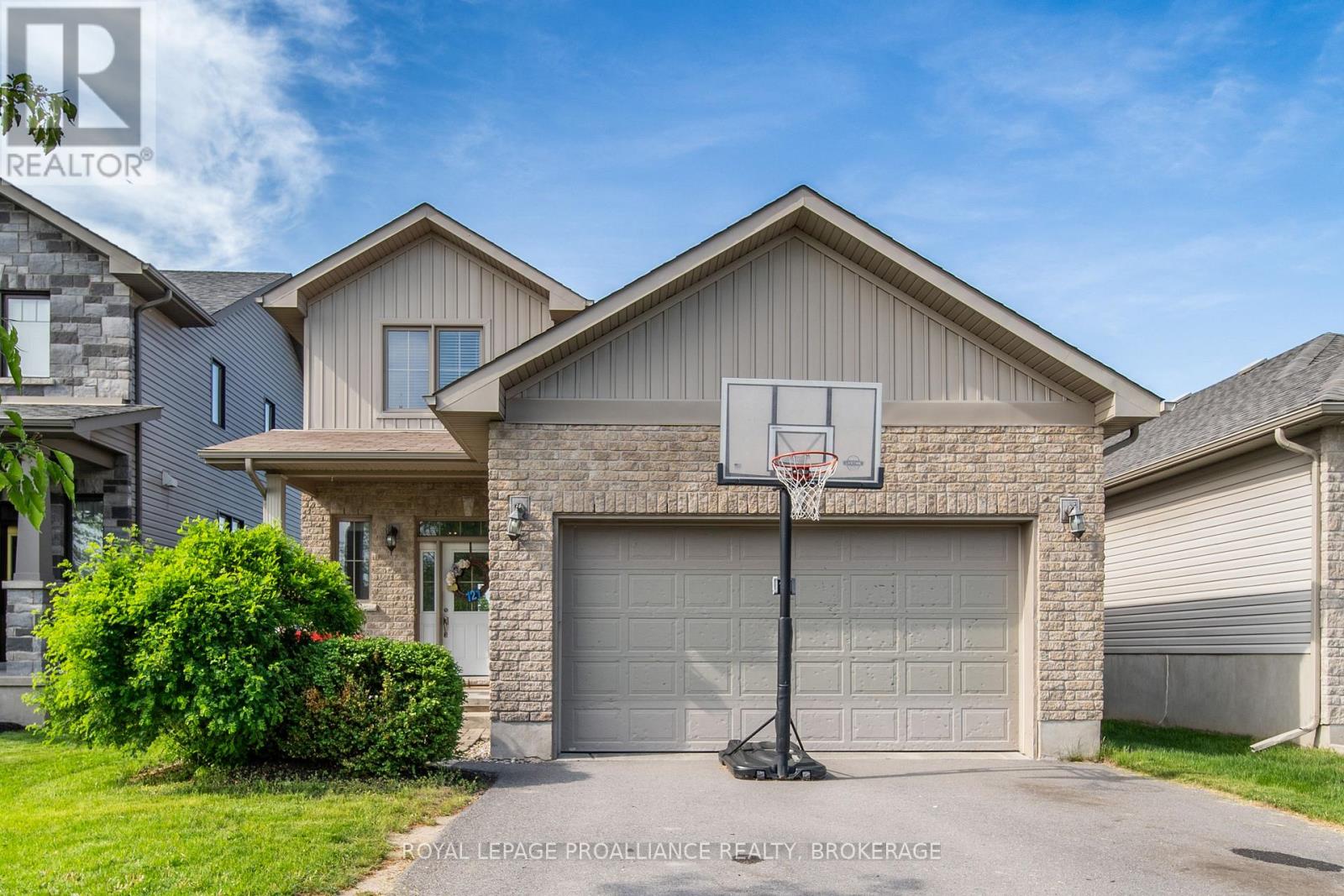 121 Blakely Street, Loyalist, Ontario  K7N 0A3 - Photo 1 - X11996323