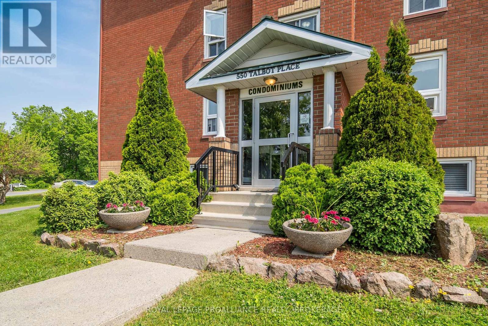 405 - 550 Talbot Place, Gananoque, Ontario  K7G 3C6 - Photo 1 - X11996845
