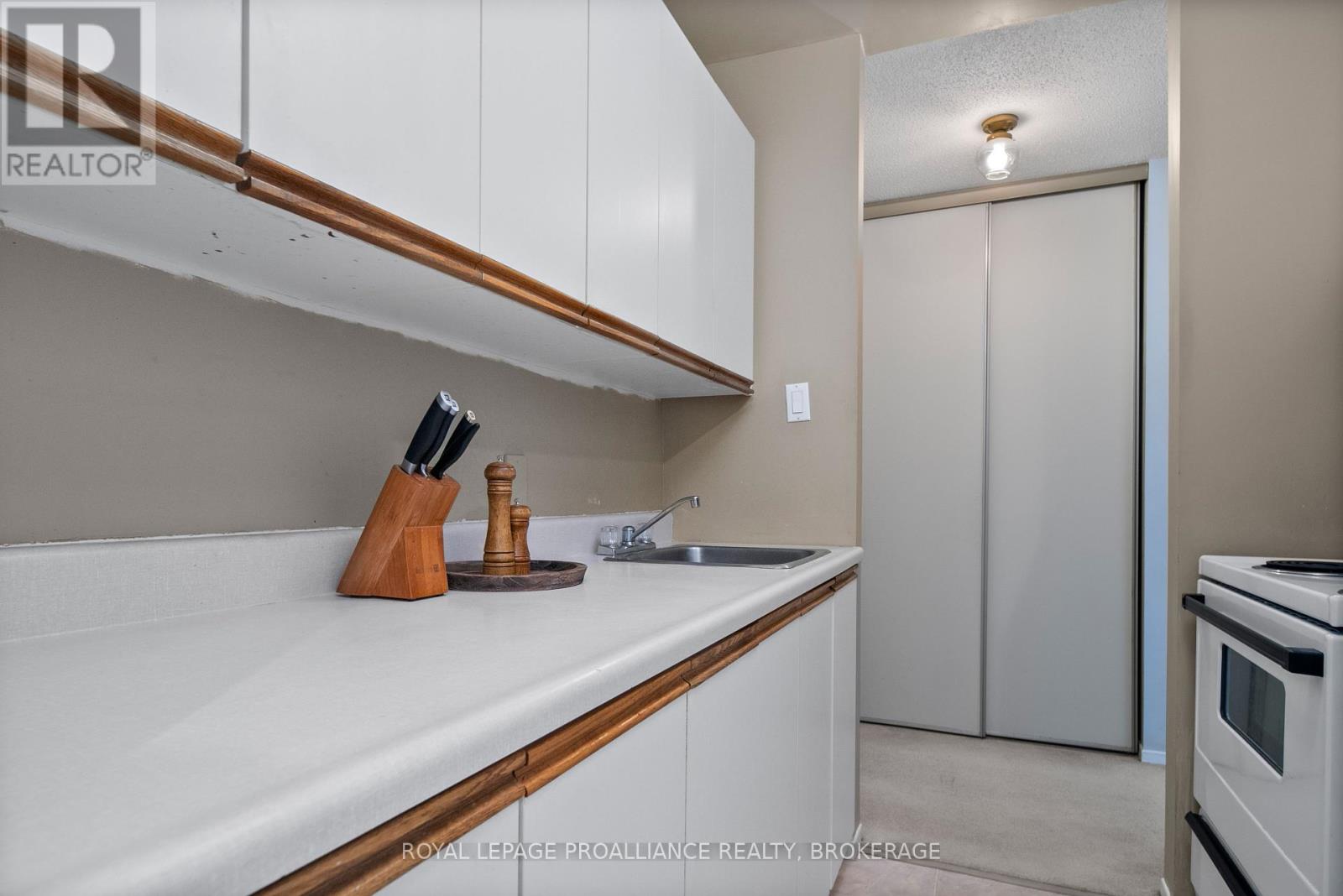405 - 550 Talbot Place, Gananoque, Ontario  K7G 3C6 - Photo 9 - X11996845