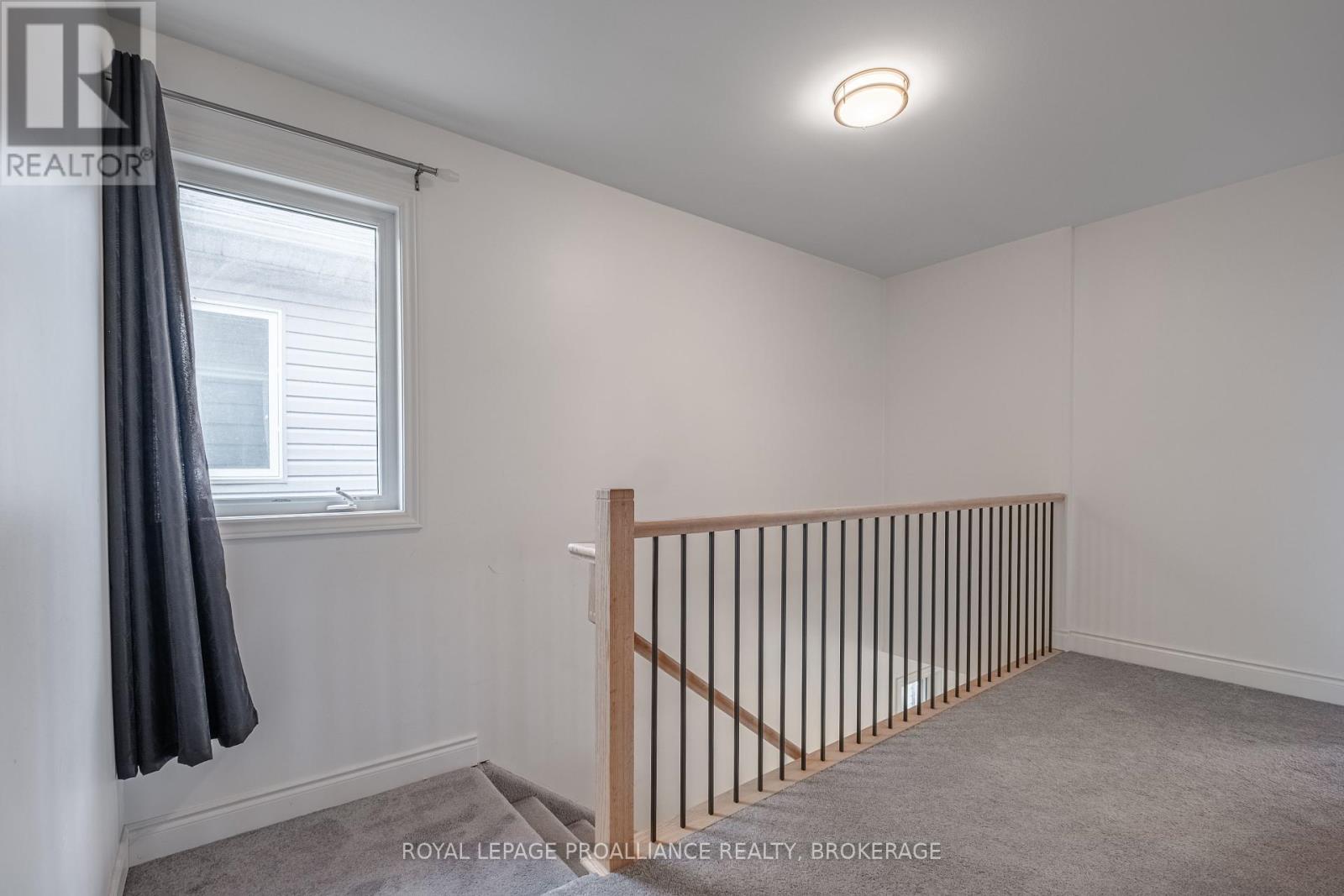 18 Millcreek Drive, Loyalist, Ontario  K0H 2H0 - Photo 15 - X12003764