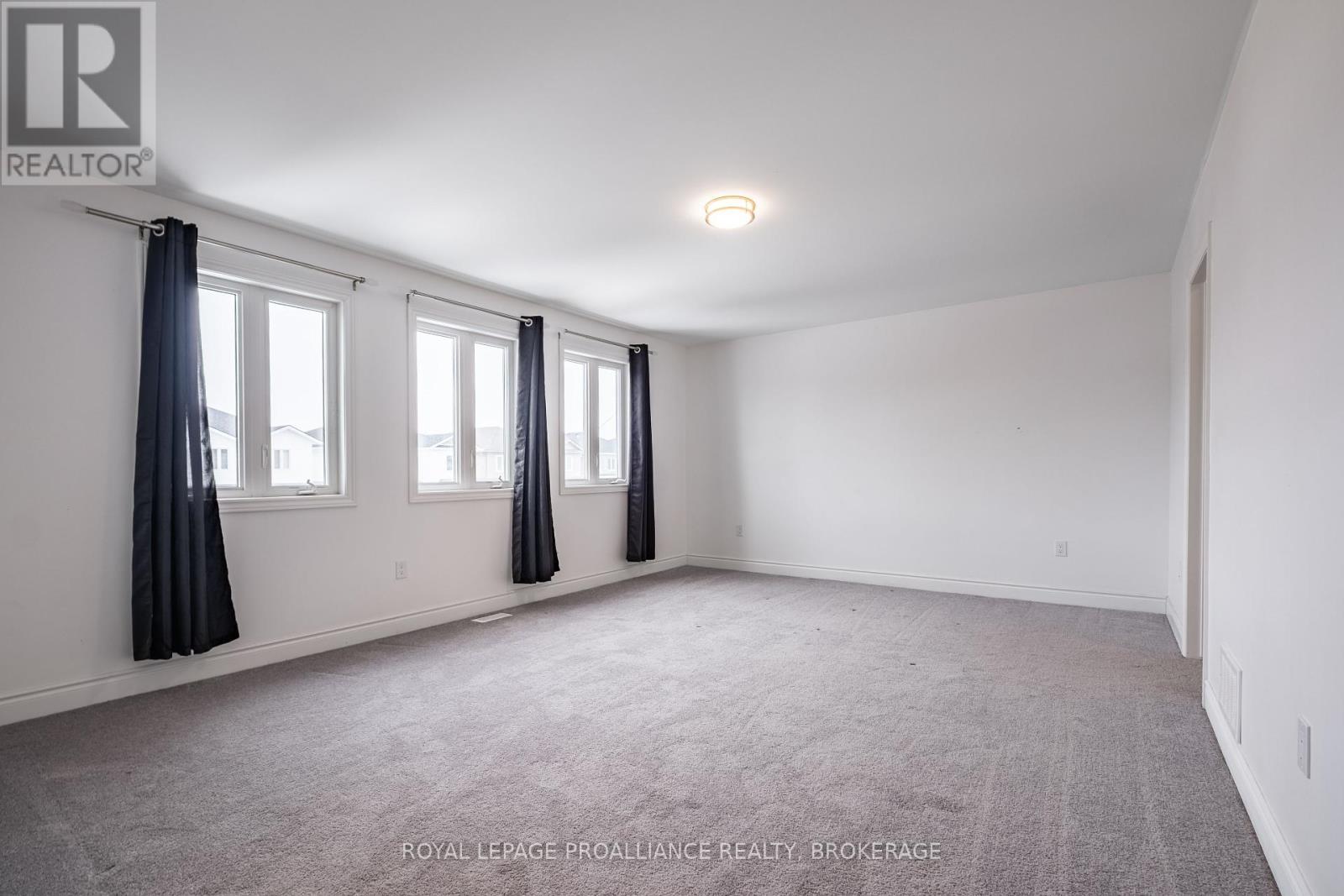 18 Millcreek Drive, Loyalist, Ontario  K0H 2H0 - Photo 17 - X12003764