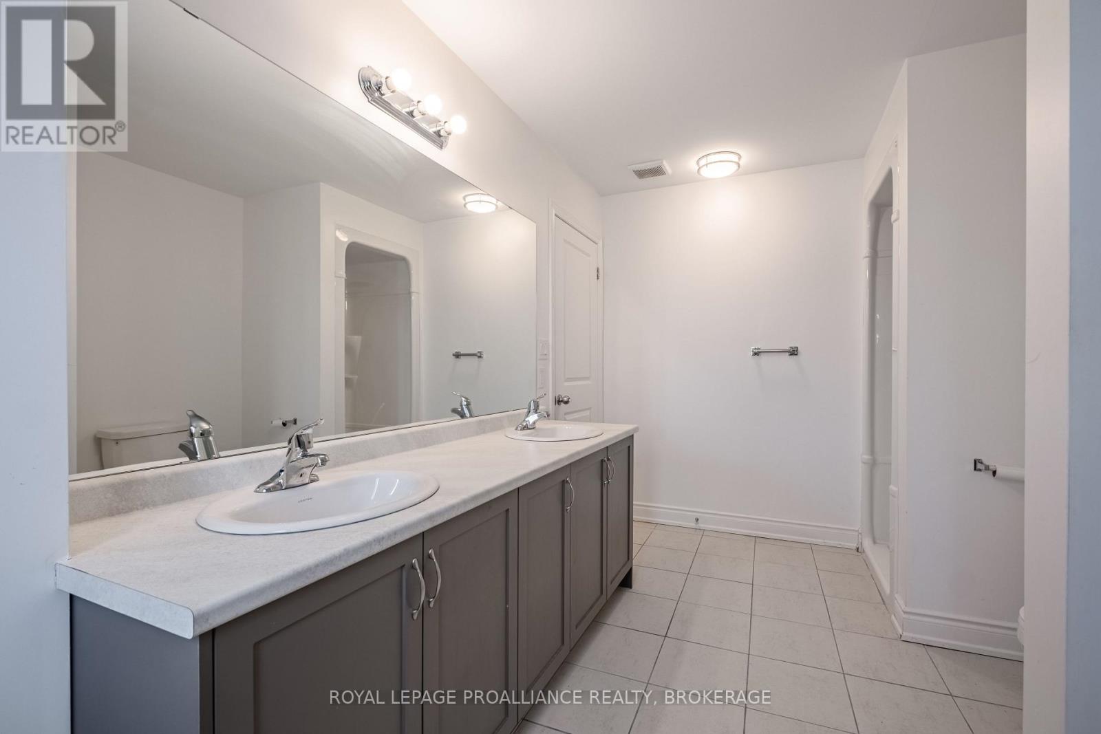 18 Millcreek Drive, Loyalist, Ontario  K0H 2H0 - Photo 24 - X12003764