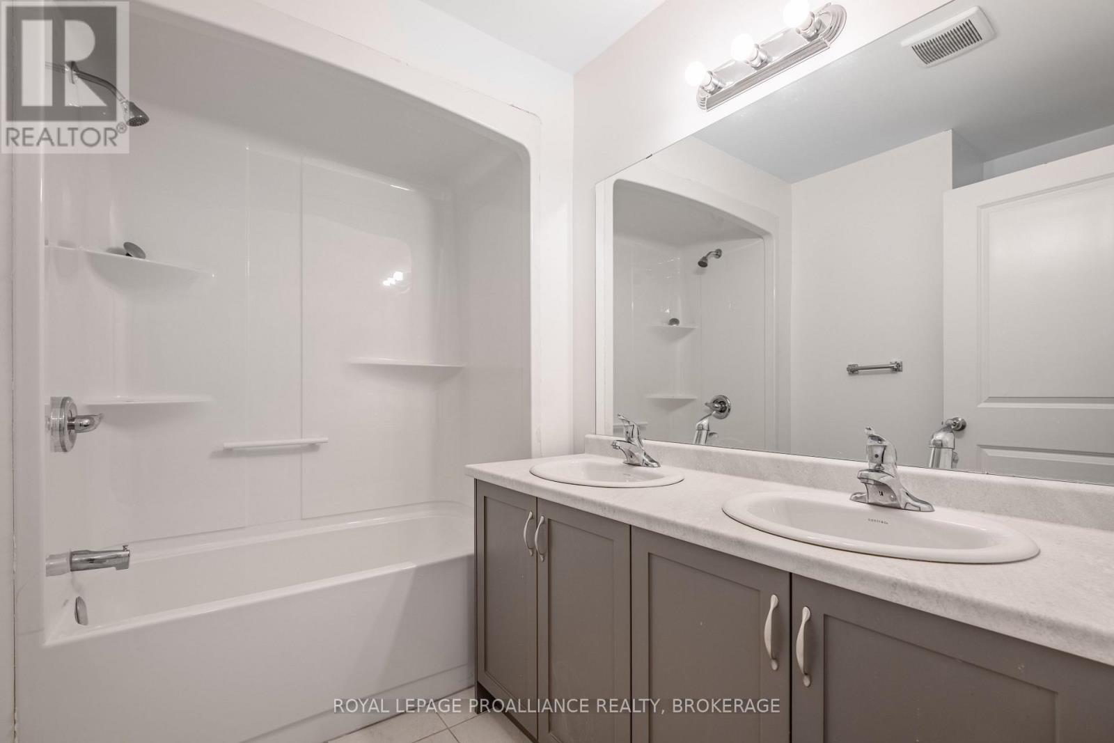 18 Millcreek Drive, Loyalist, Ontario  K0H 2H0 - Photo 29 - X12003764