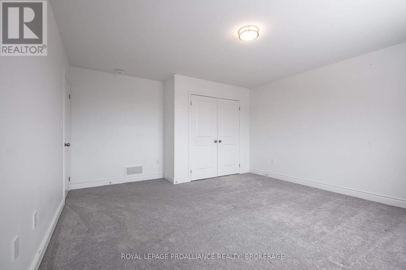 18 Millcreek Drive, Loyalist, Ontario  K0H 2H0 - Photo 32 - X12003764