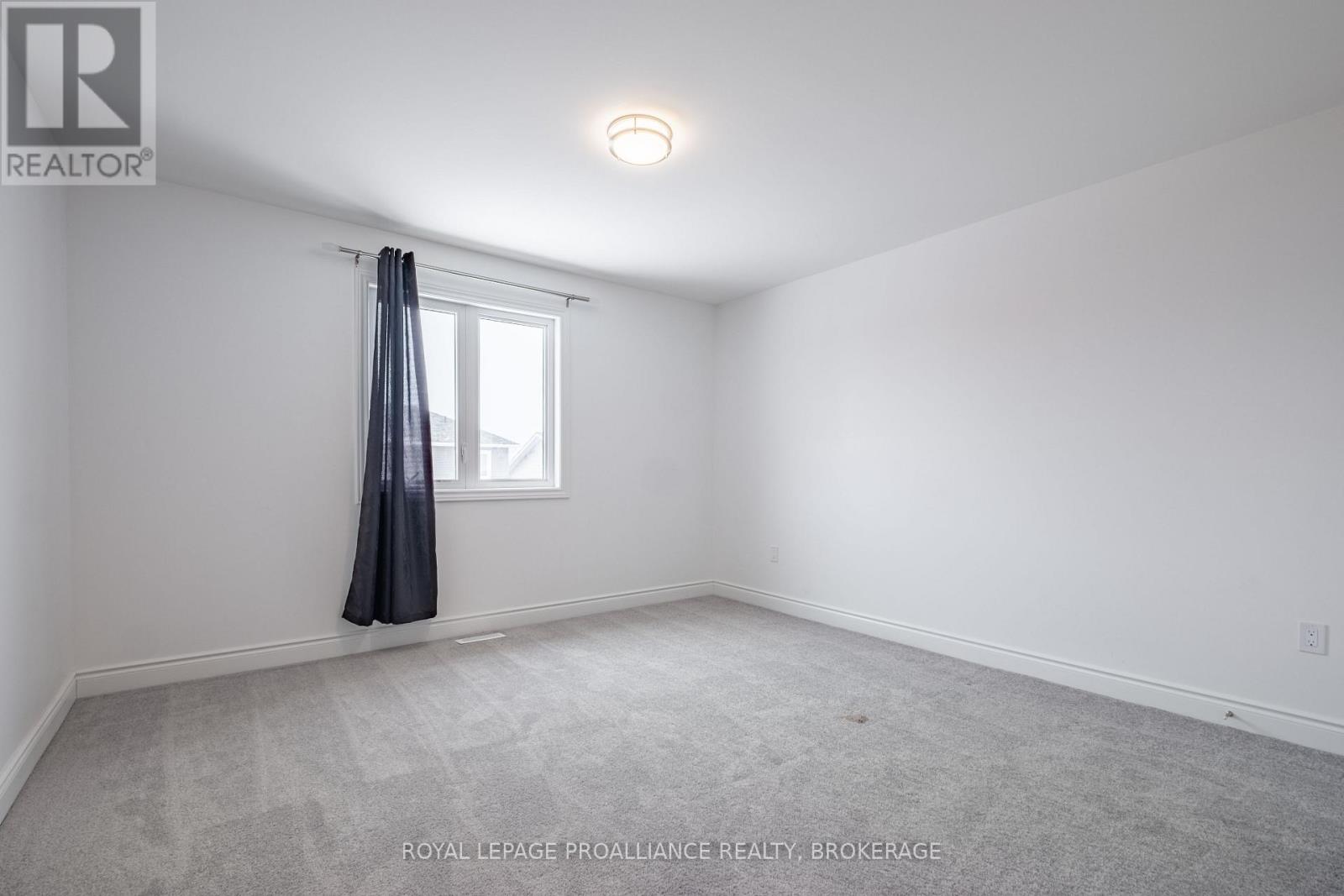 18 Millcreek Drive, Loyalist, Ontario  K0H 2H0 - Photo 33 - X12003764