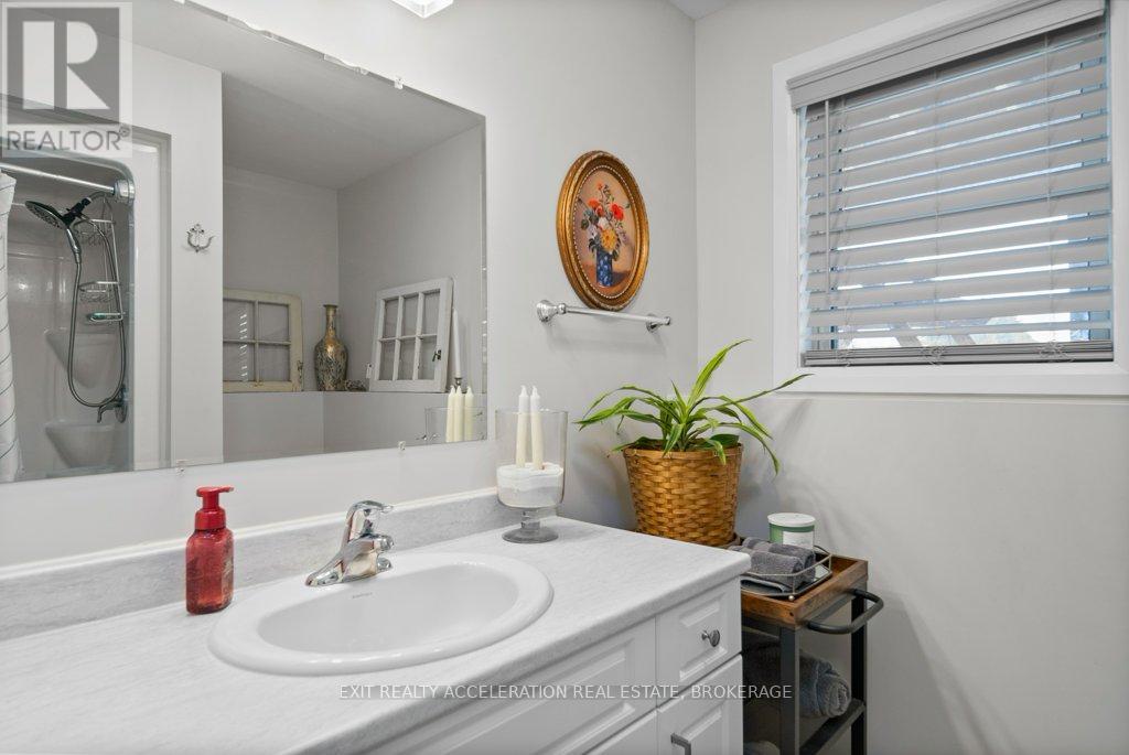 90 Shermans Point Road, Greater Napanee, Ontario  K7R 3K8 - Photo 29 - X12004381