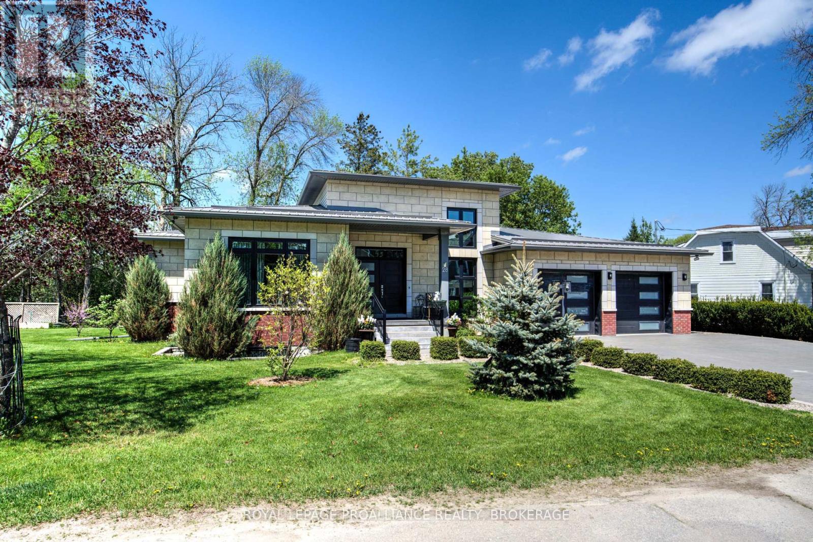 28 George Street, Westport, Ontario  K0G 1X0 - Photo 3 - X12009916