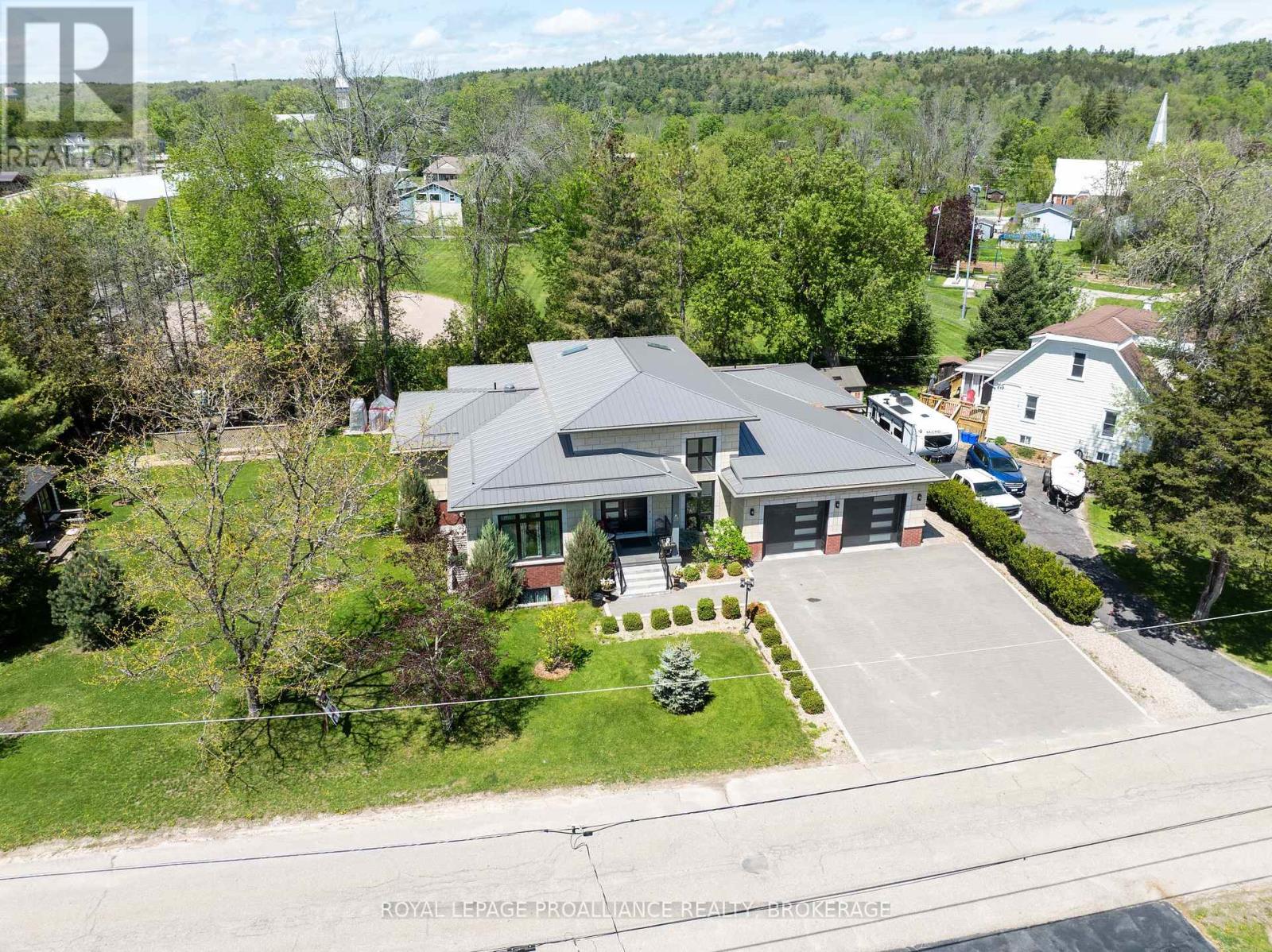 28 George Street, Westport, Ontario  K0G 1X0 - Photo 5 - X12009916