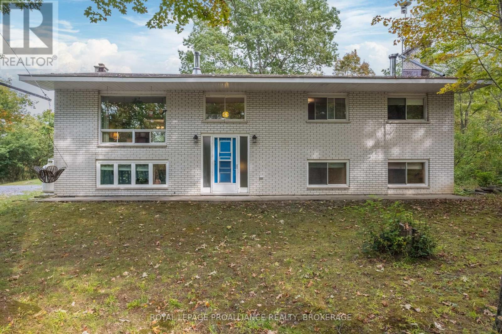1911 ORMSBEE ROAD, South Frontenac, Ontario