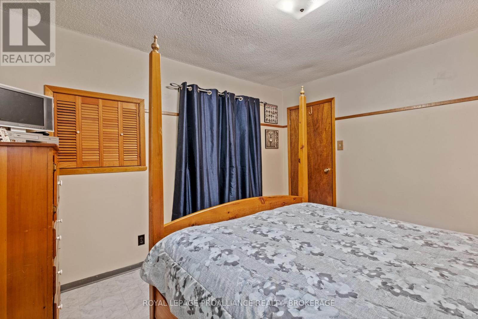 1911 Ormsbee Road, South Frontenac, Ontario  K0H 1H0 - Photo 31 - X12012136