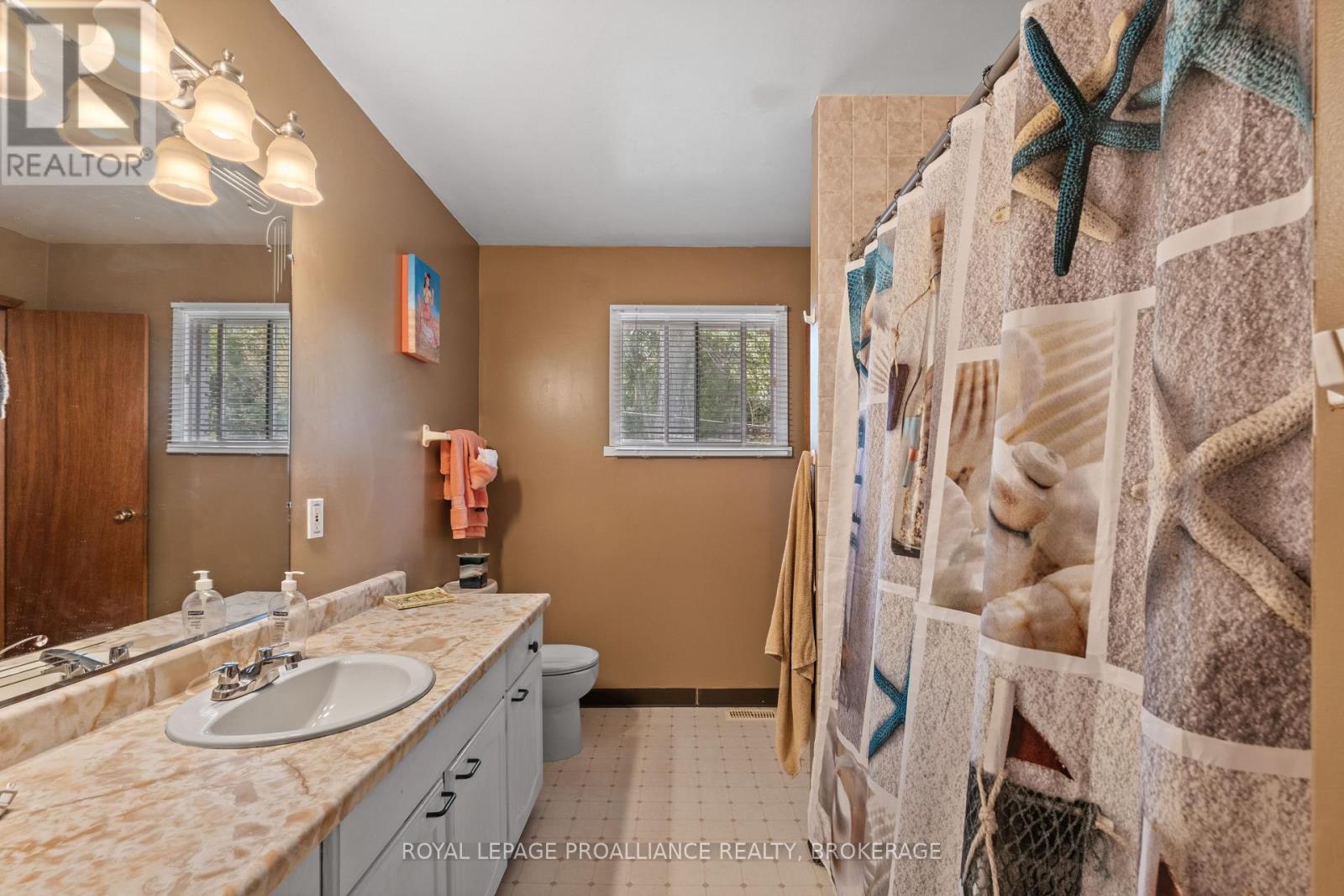 1911 Ormsbee Road, South Frontenac, Ontario  K0H 1H0 - Photo 32 - X12012136