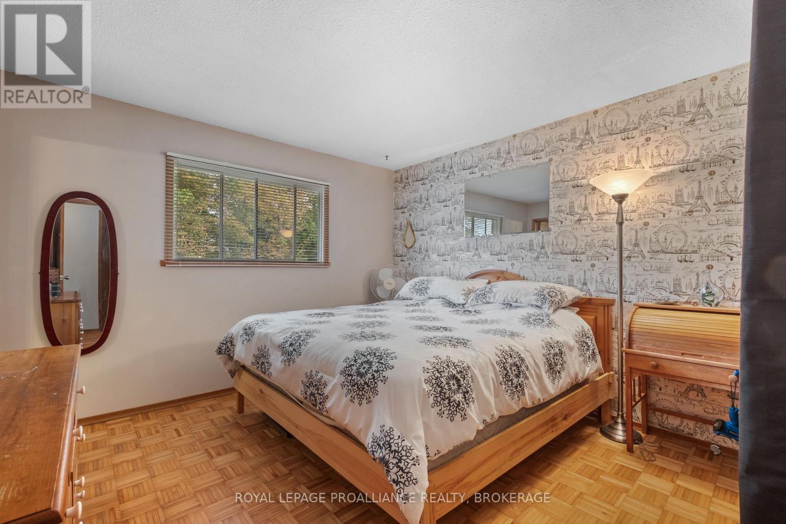 1911 Ormsbee Road, South Frontenac, Ontario  K0H 1H0 - Photo 34 - X12012136
