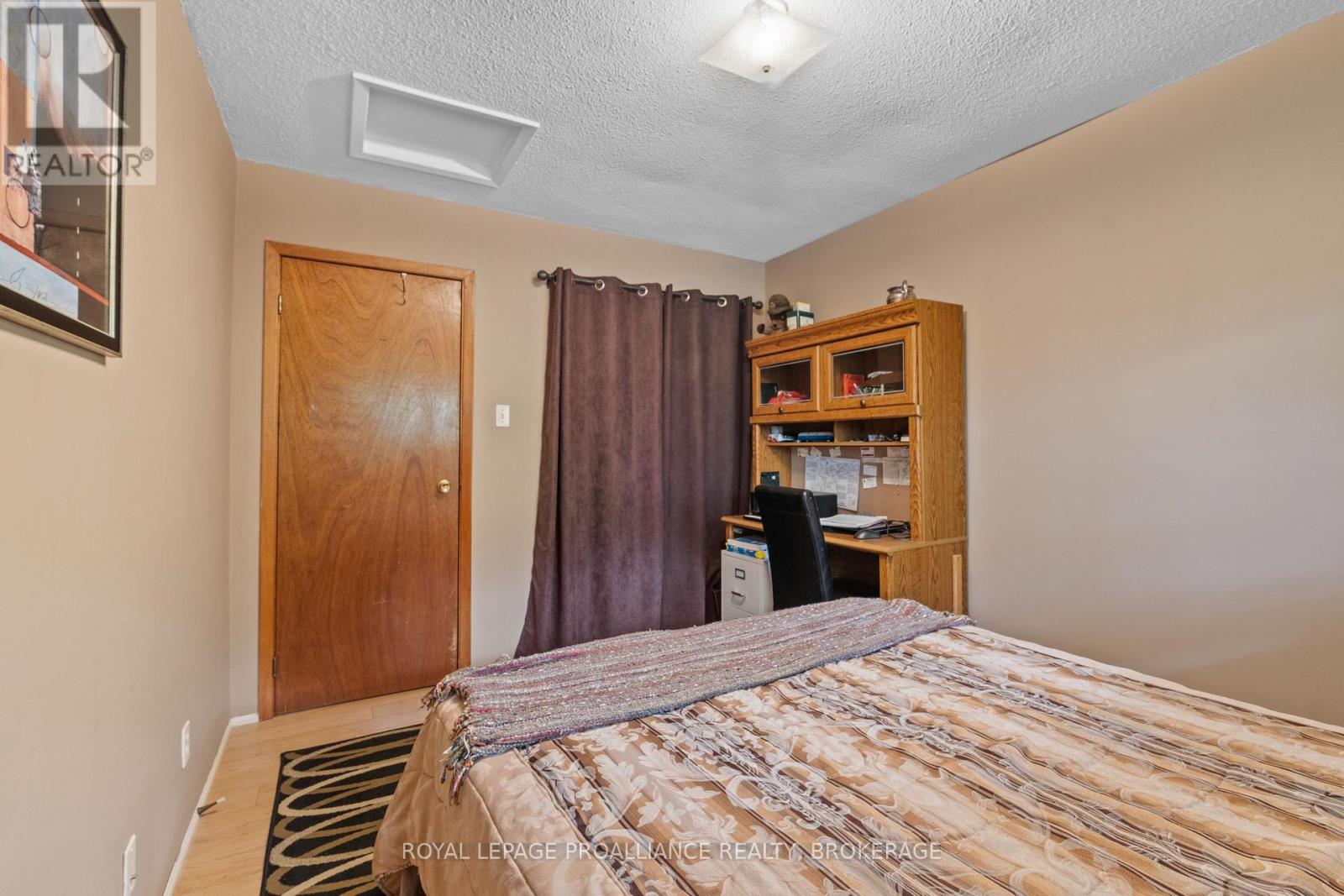 1911 Ormsbee Road, South Frontenac, Ontario  K0H 1H0 - Photo 37 - X12012136