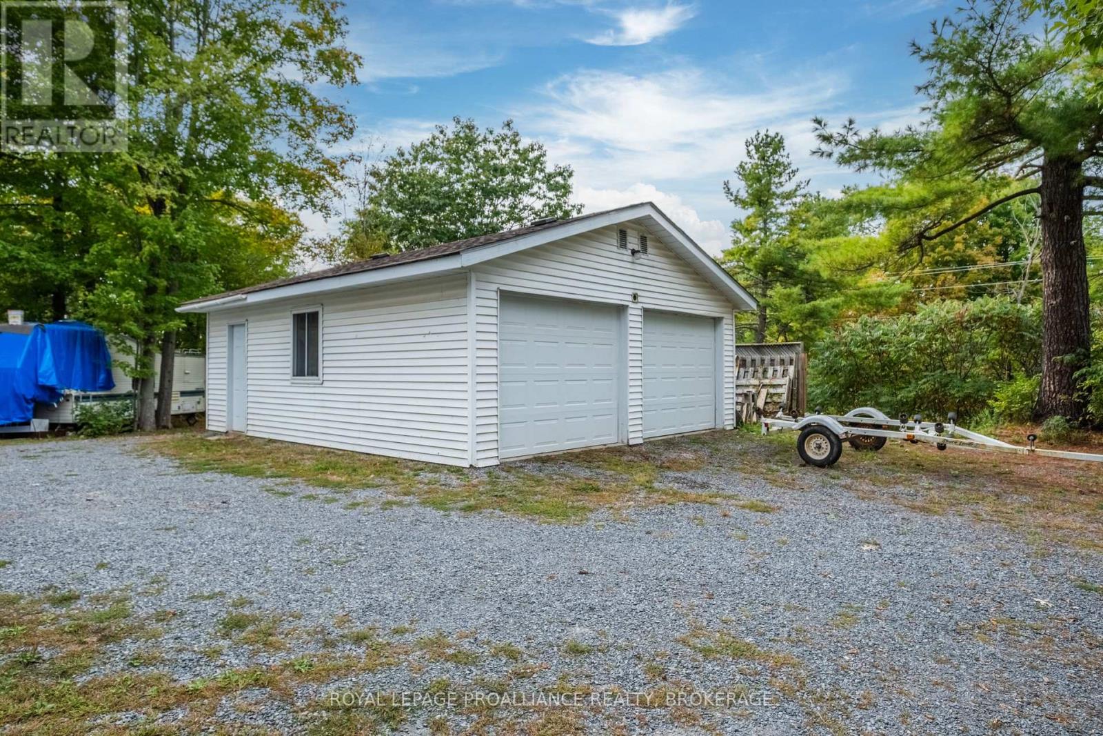 1911 Ormsbee Road, South Frontenac, Ontario  K0H 1H0 - Photo 4 - X12012136