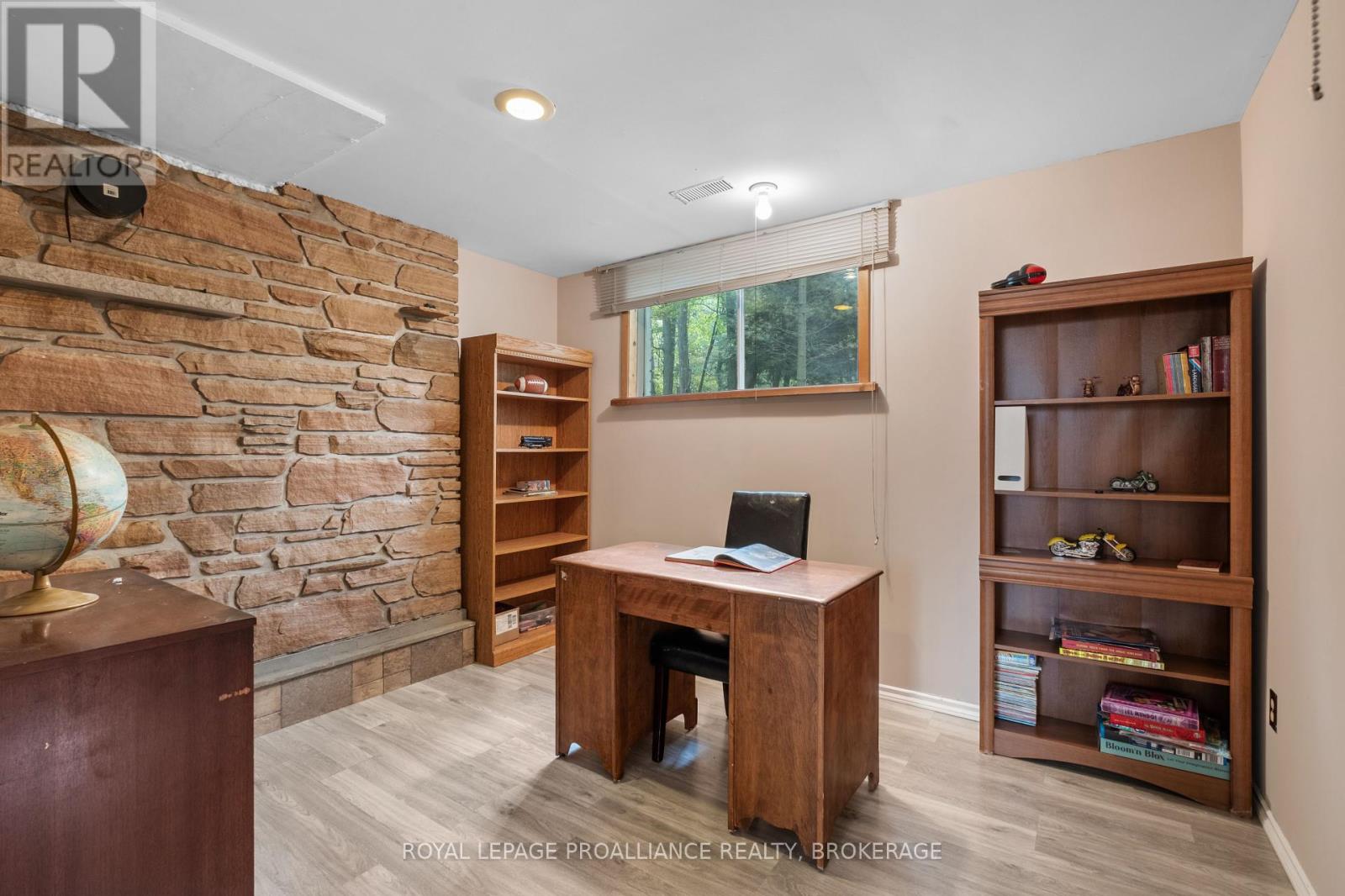 1911 Ormsbee Road, South Frontenac, Ontario  K0H 1H0 - Photo 46 - X12012136