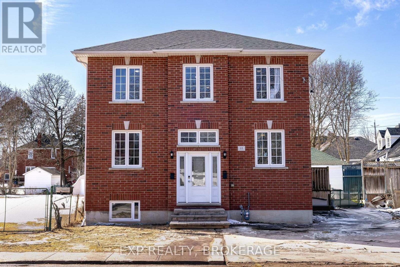 118 Napier Street, Kingston, Ontario  K7L 0B5 - Photo 2 - X12016811