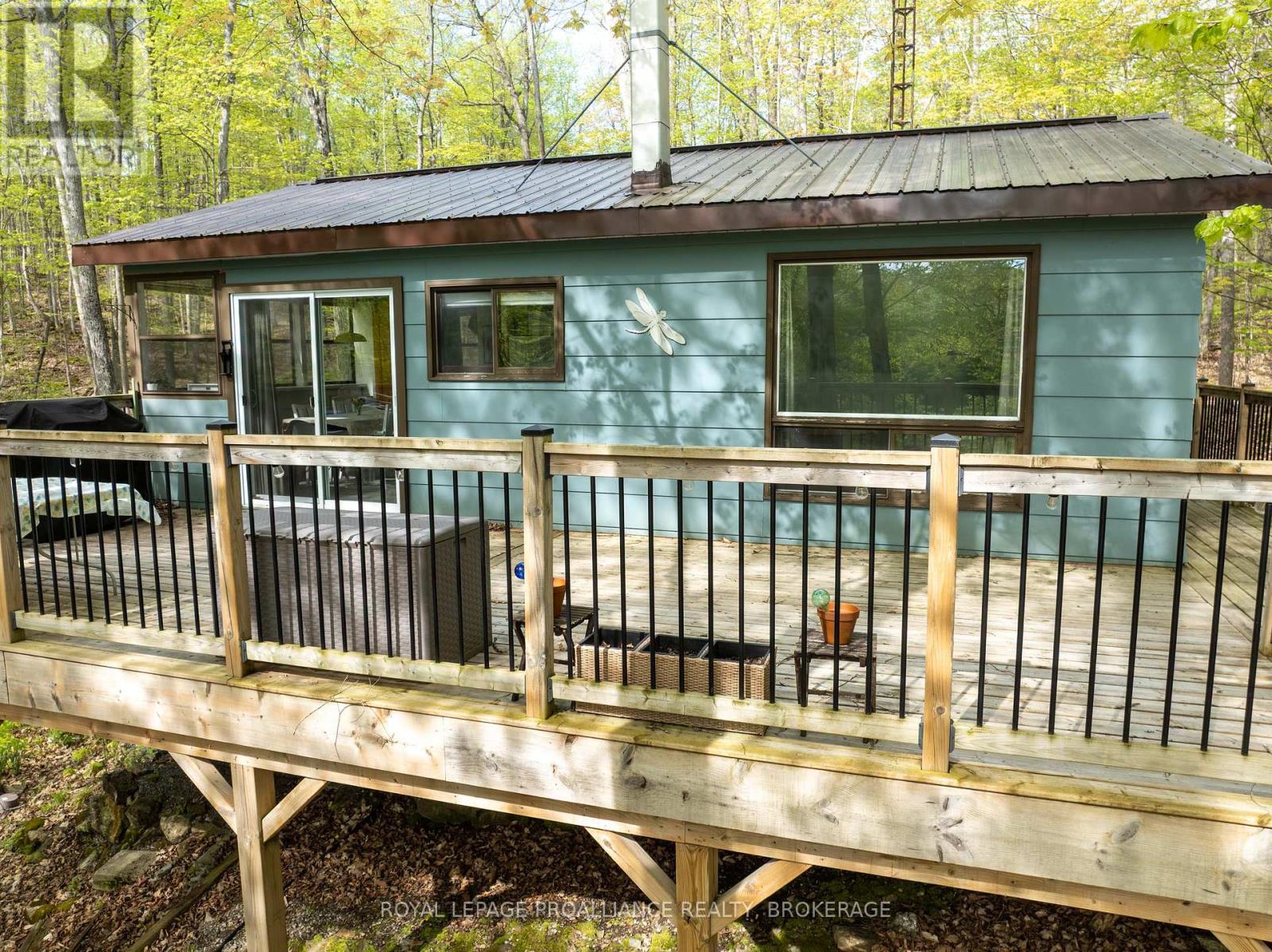 199 WEST DEVIL LAKE LANE, Frontenac, Ontario