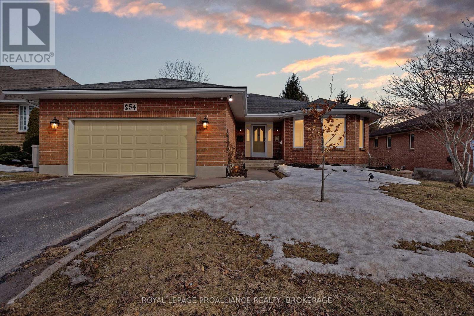 254 FRIARHILL CRESCENT, Kingston, Ontario