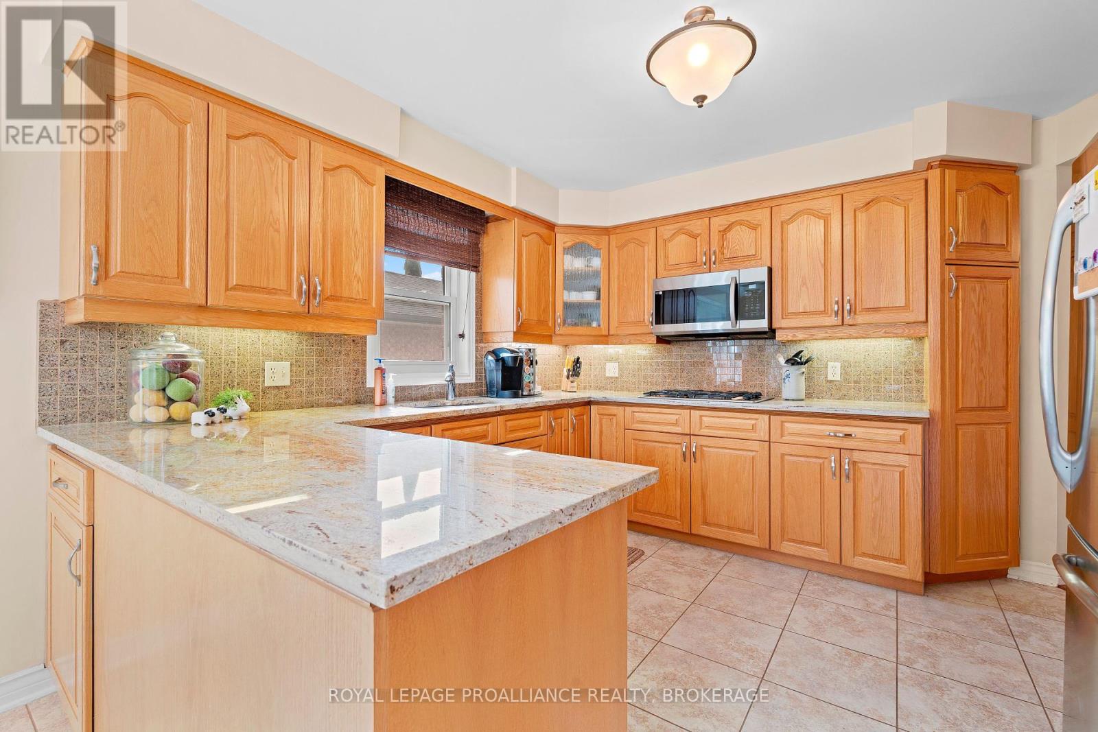 254 Friarhill Crescent, Kingston, Ontario  K7M 8P4 - Photo 14 - X12021253