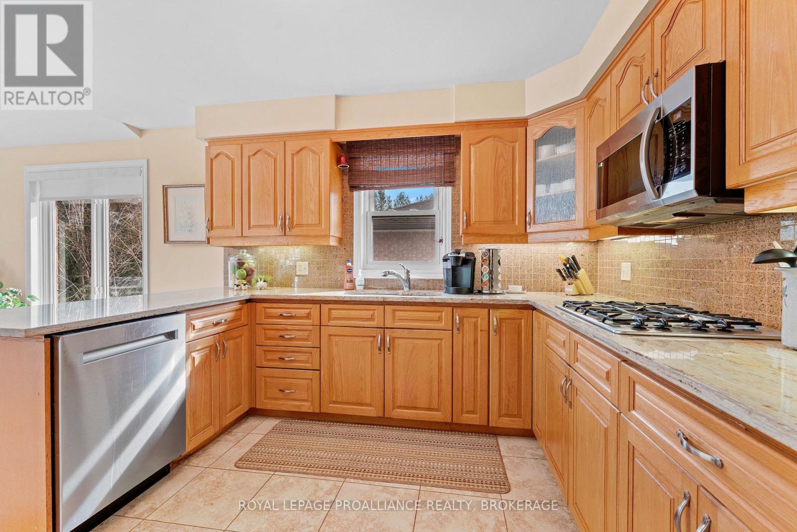 254 Friarhill Crescent, Kingston, Ontario  K7M 8P4 - Photo 16 - X12021253