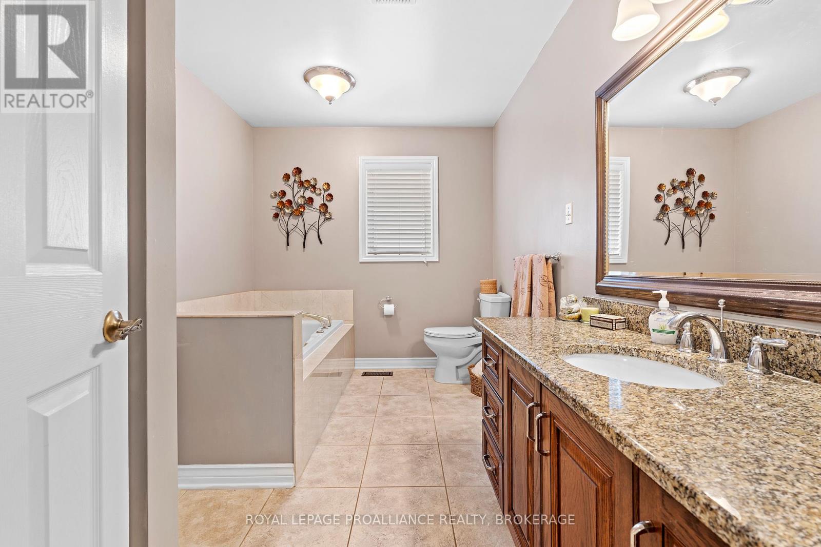 254 Friarhill Crescent, Kingston, Ontario  K7M 8P4 - Photo 25 - X12021253