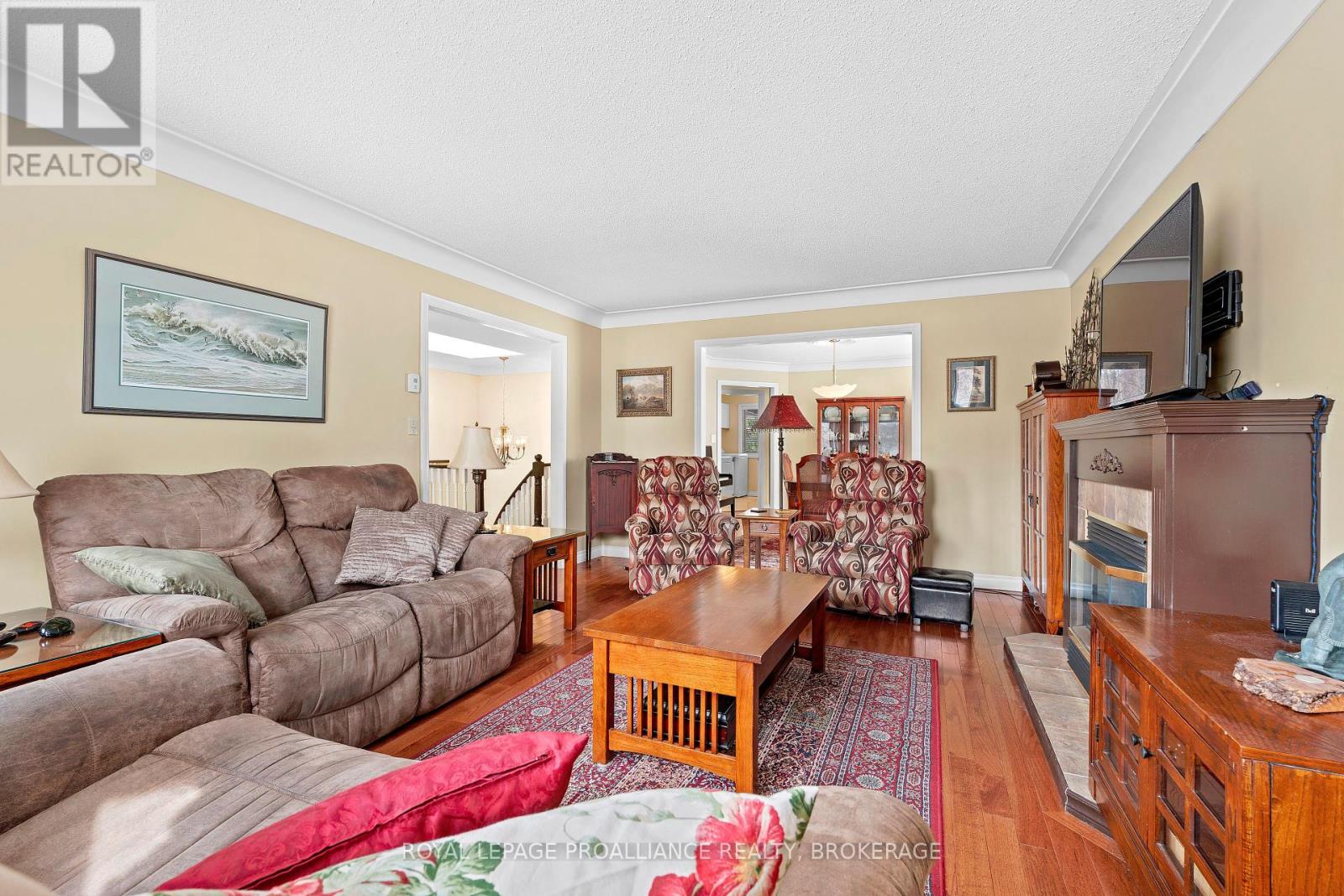 254 Friarhill Crescent, Kingston, Ontario  K7M 8P4 - Photo 5 - X12021253