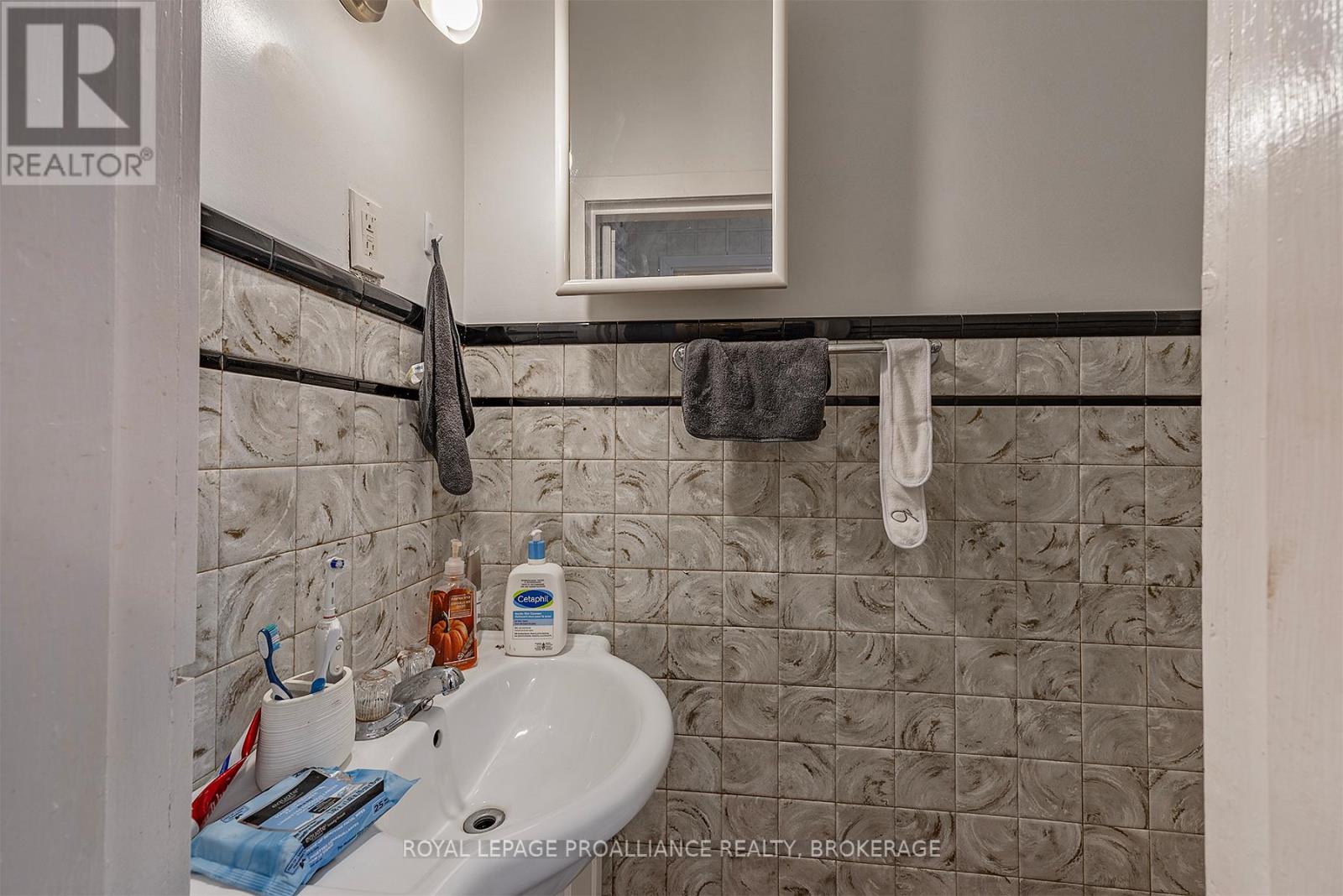 235 Alfred Street, Kingston, Ontario  K7L 3S1 - Photo 40 - X12022646