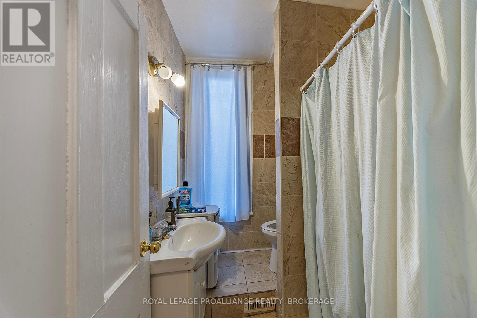 521 Johnson Street, Kingston, Ontario  K7L 1Z7 - Photo 27 - X12023499