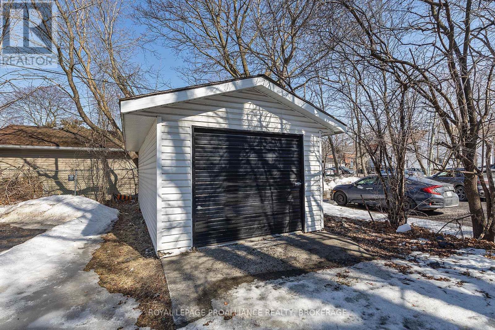 521 Johnson Street, Kingston, Ontario  K7L 1Z7 - Photo 3 - X12023499