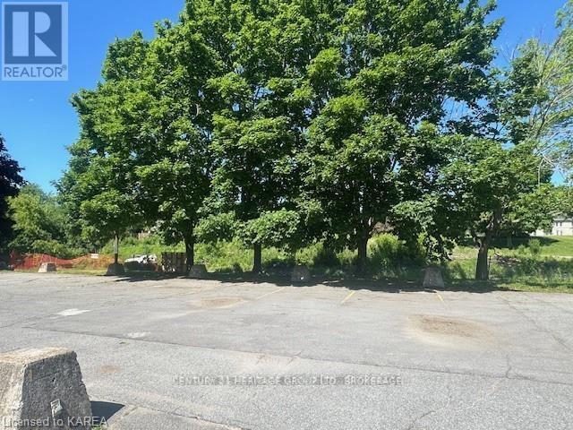 20 Village Drive, Kingston, Ontario  K7K 6K6 - Photo 3 - X12025478