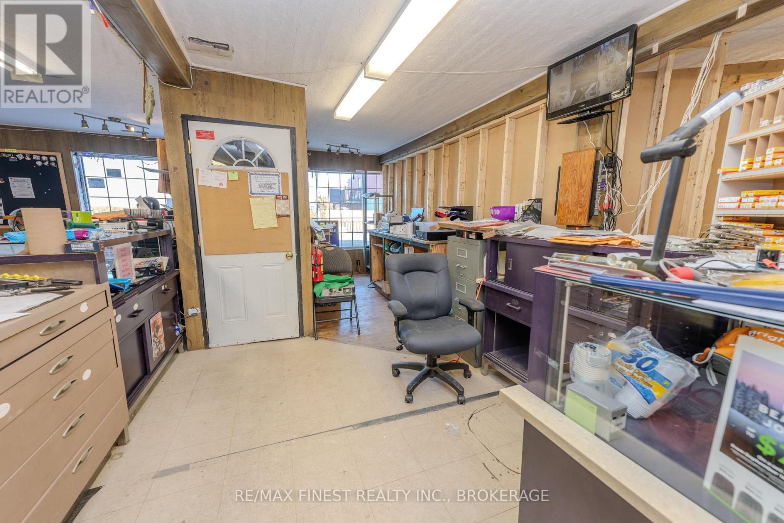 139 Main Street, Front Of Leeds & Seeleys Bay, Ontario  K0H 2N0 - Photo 13 - X12027207