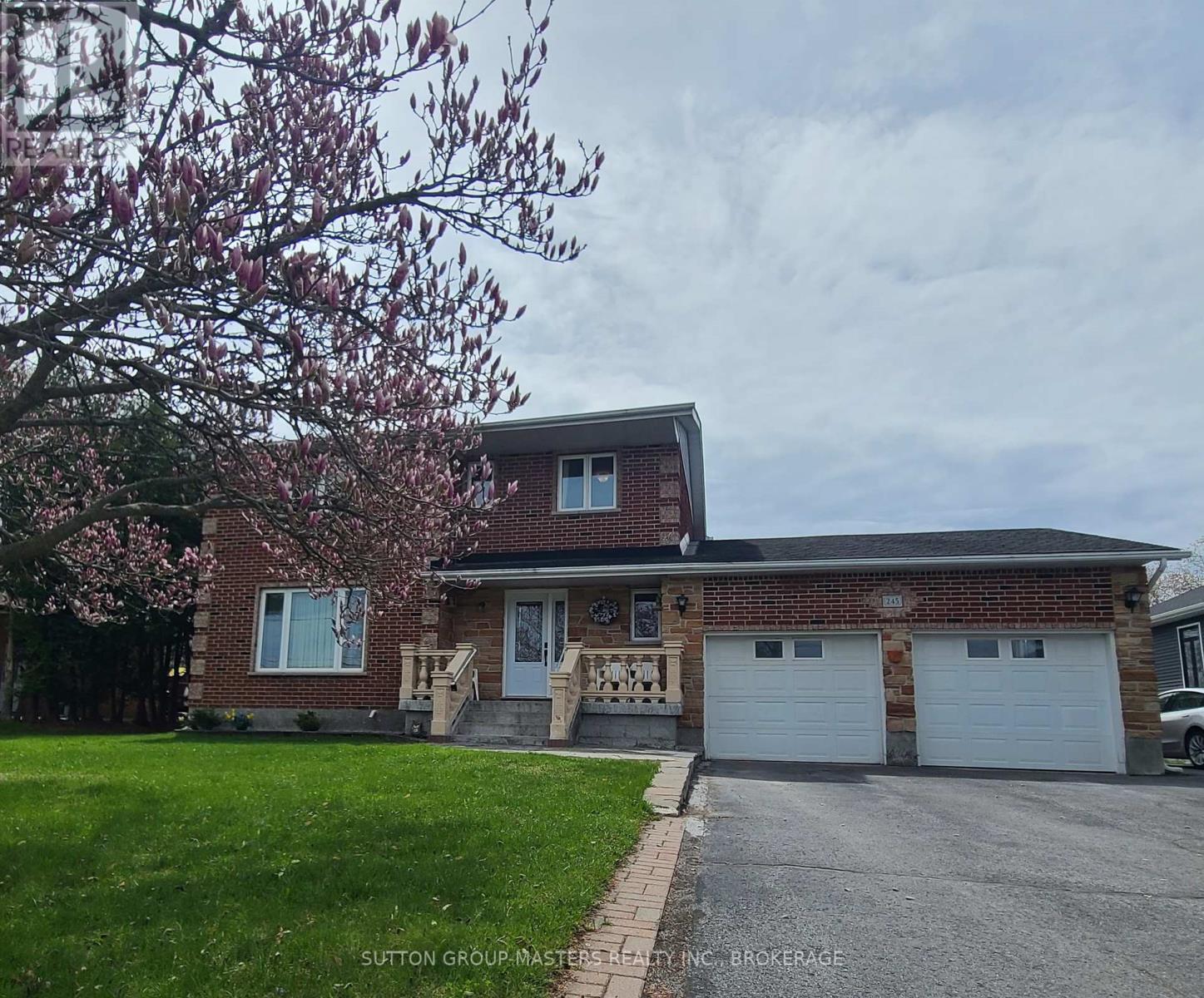 245 Arnold Street, Kingston, Ontario  K7M 3M4 - Photo 1 - X12032351