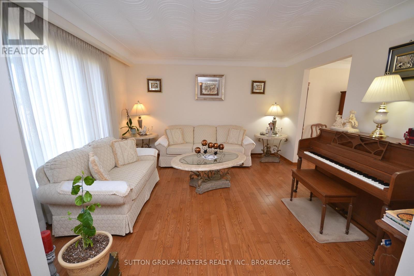 245 Arnold Street, Kingston, Ontario  K7M 3M4 - Photo 5 - X12032351