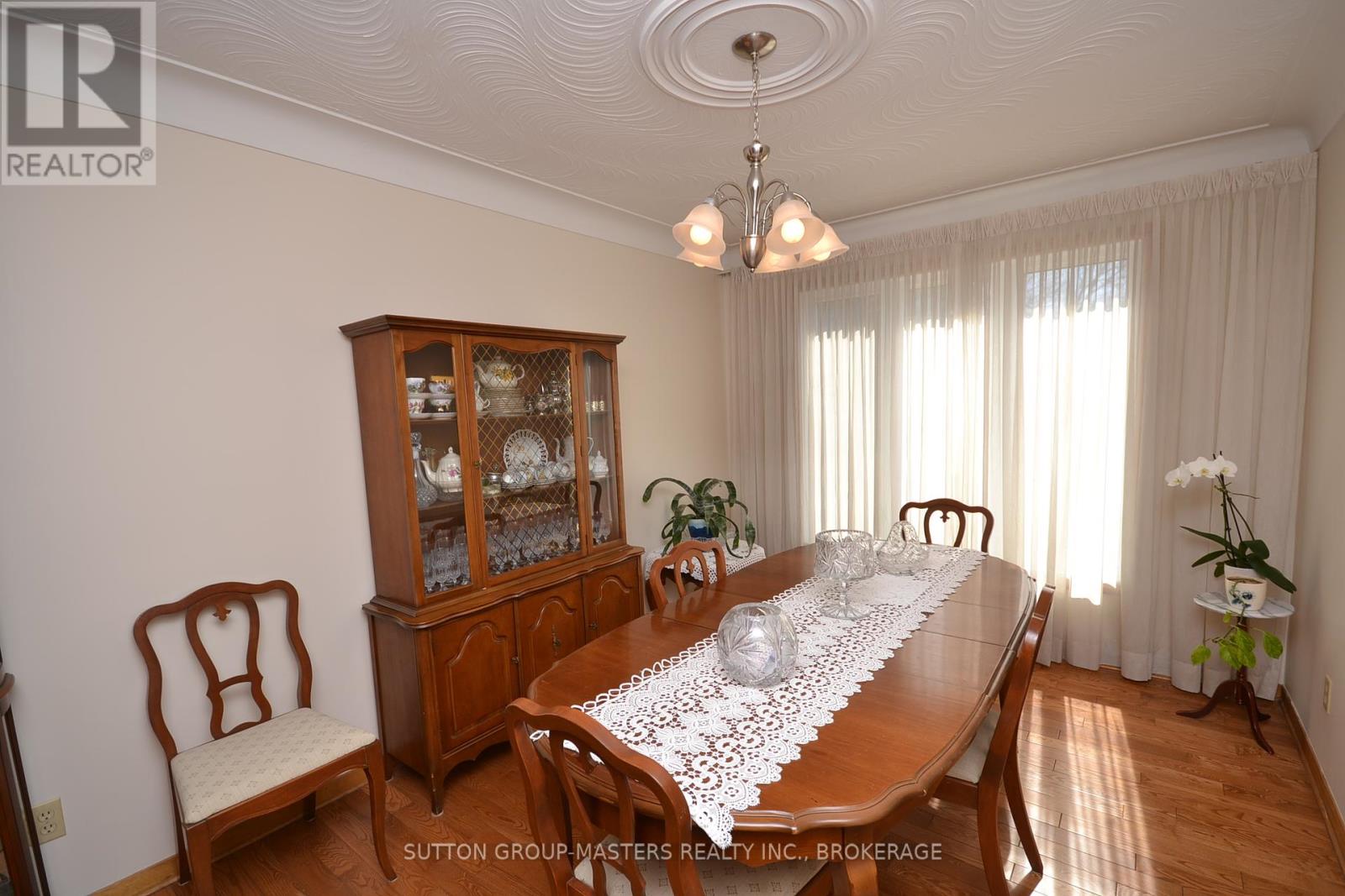 245 Arnold Street, Kingston, Ontario  K7M 3M4 - Photo 6 - X12032351