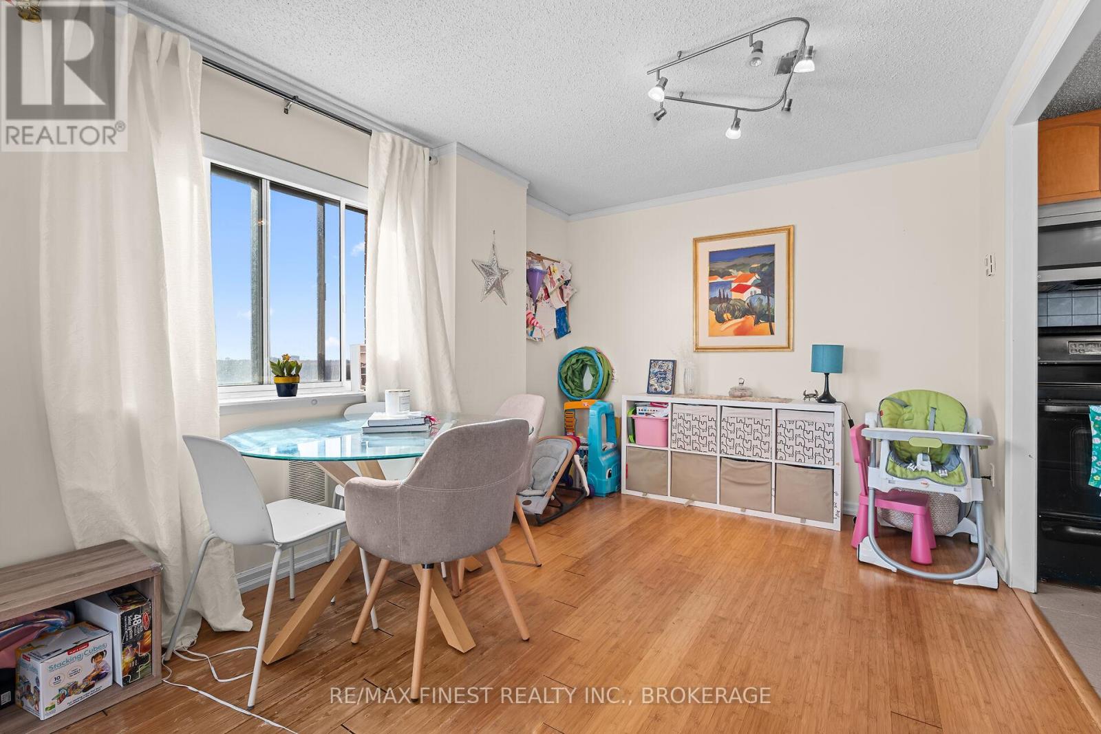 609 - 120 Barrett Court, Kingston, Ontario  K7L 5H6 - Photo 6 - X12033989